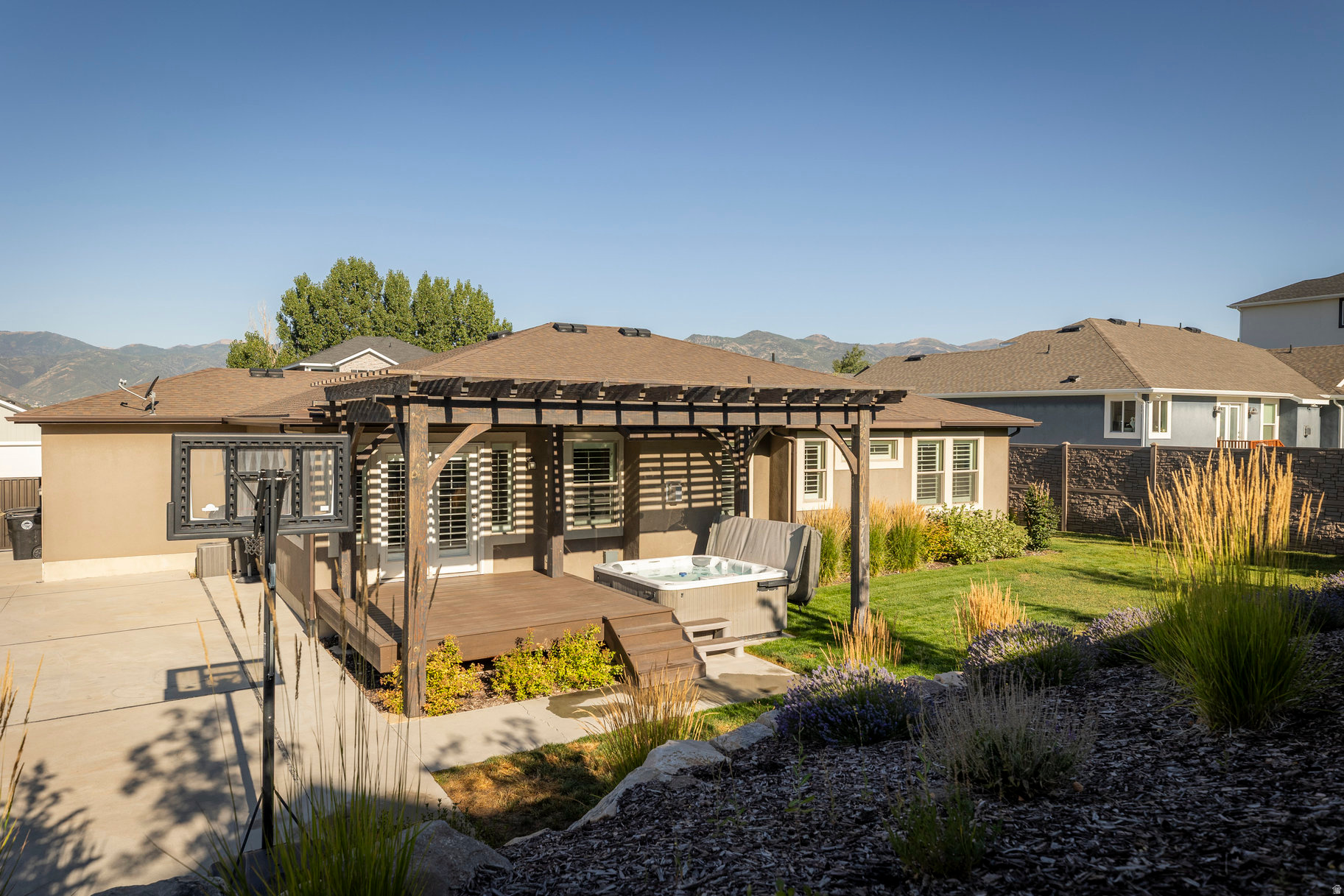 STONE CREEK - Residential