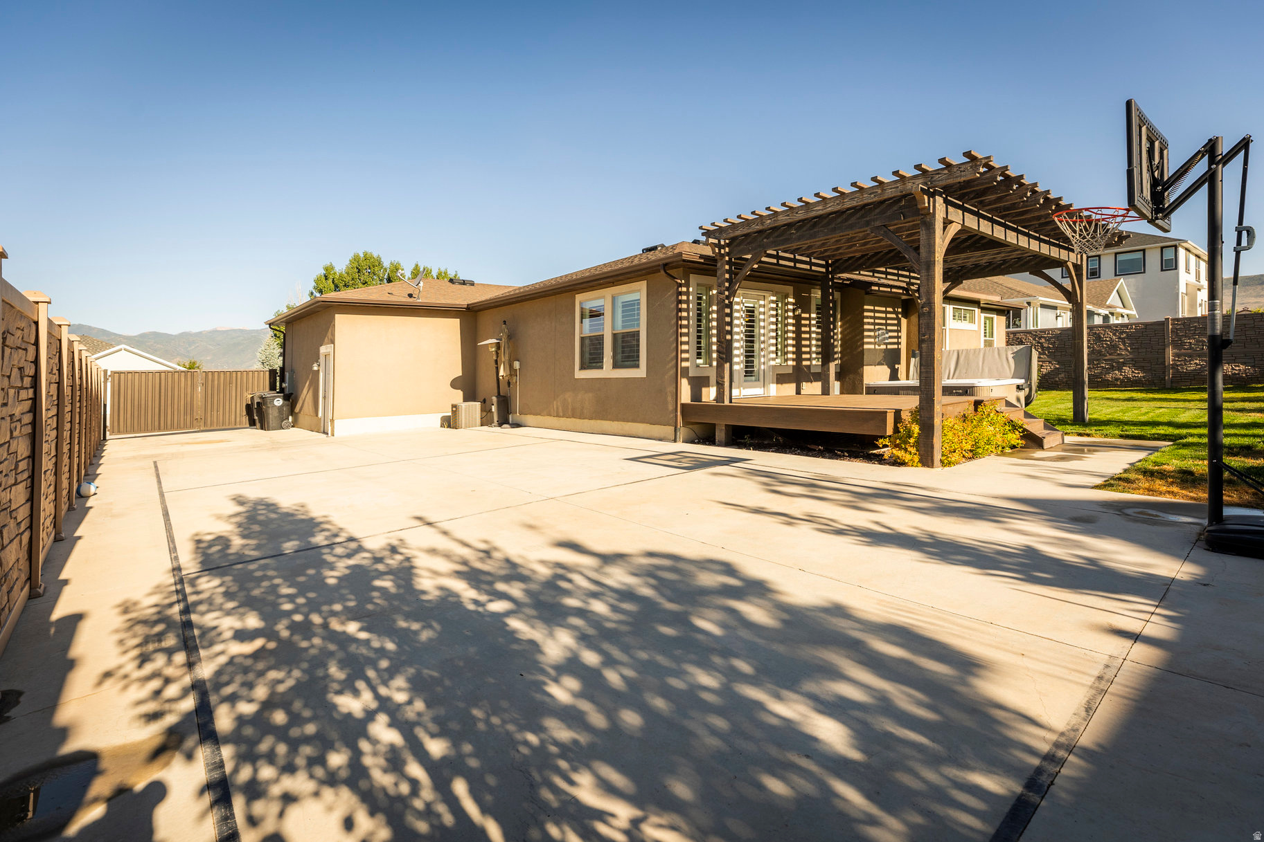 STONE CREEK - Residential