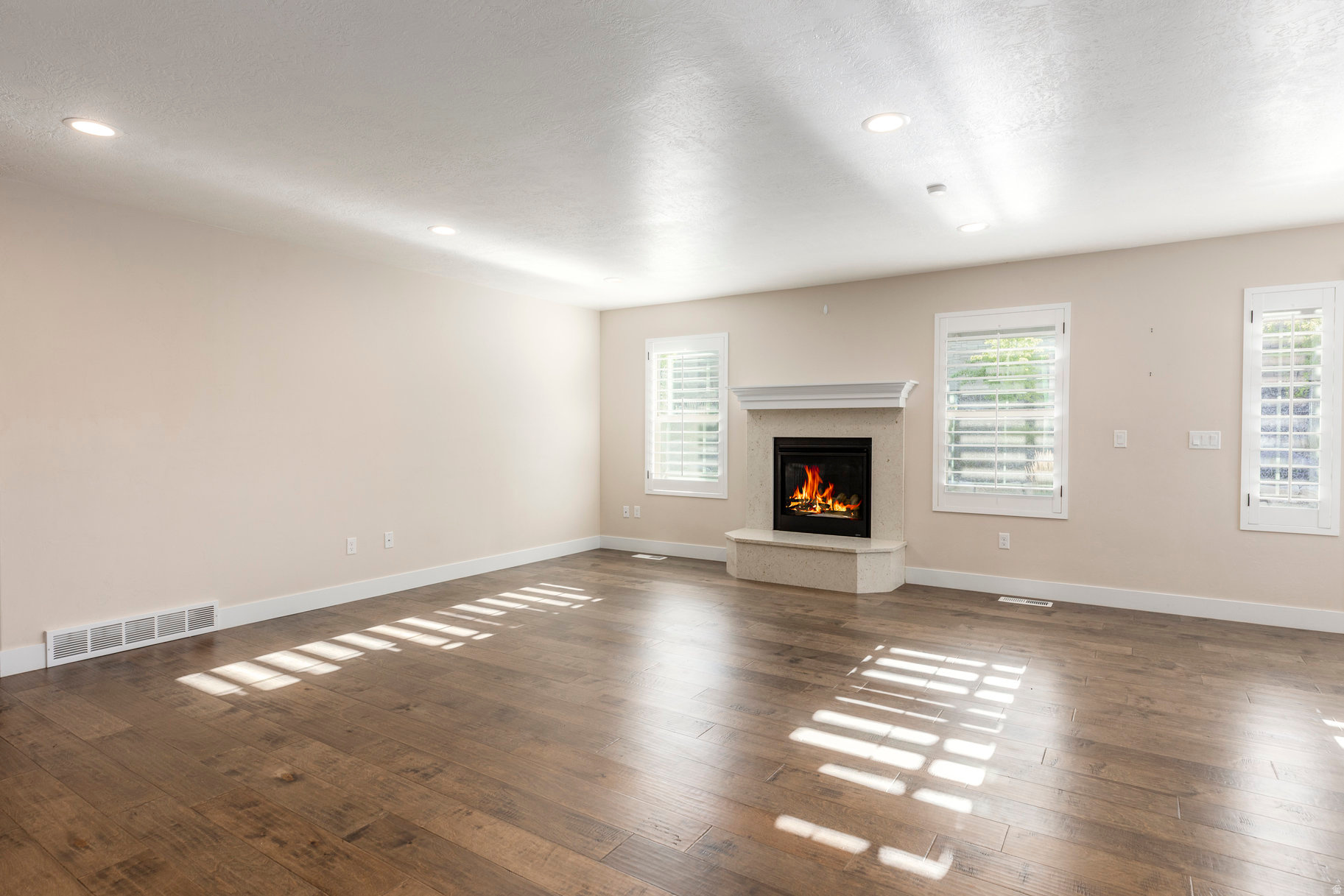 STONE CREEK - Residential