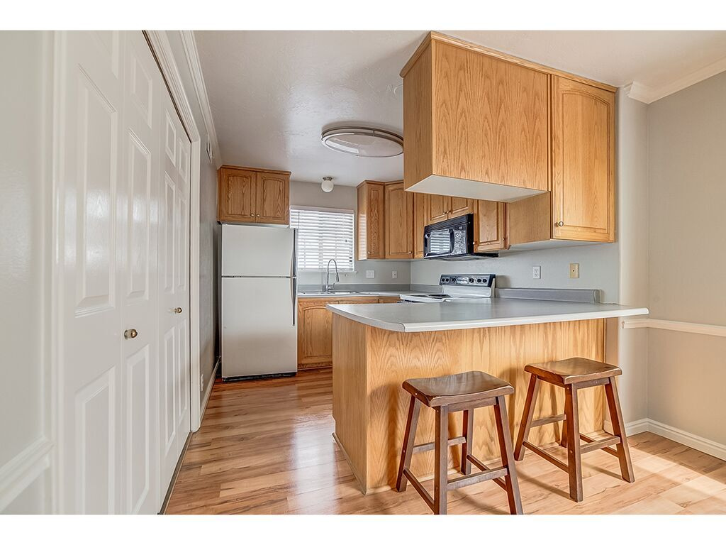 COPPERFIELD SQUARE CONDO - Residential