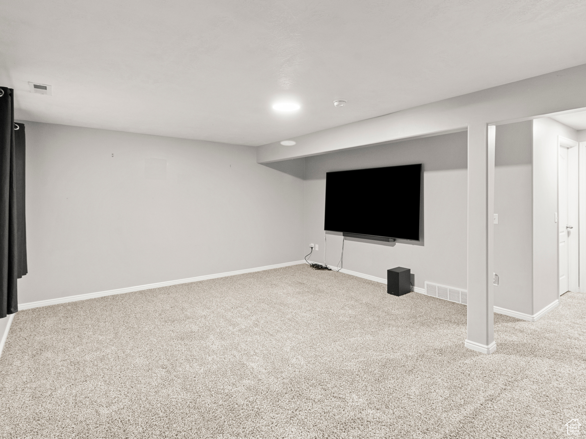 INVERNESS - Residential Lease