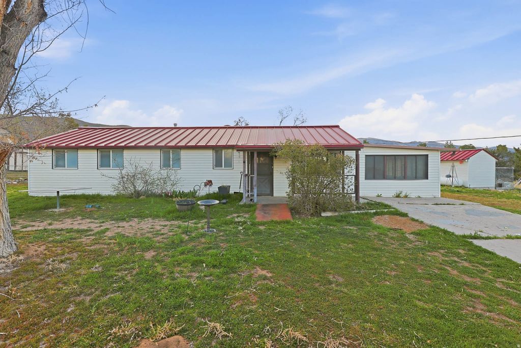 Photo of 180 VALLEY VIEW ST, Terra, UT 84022 (MLS # 2146228)