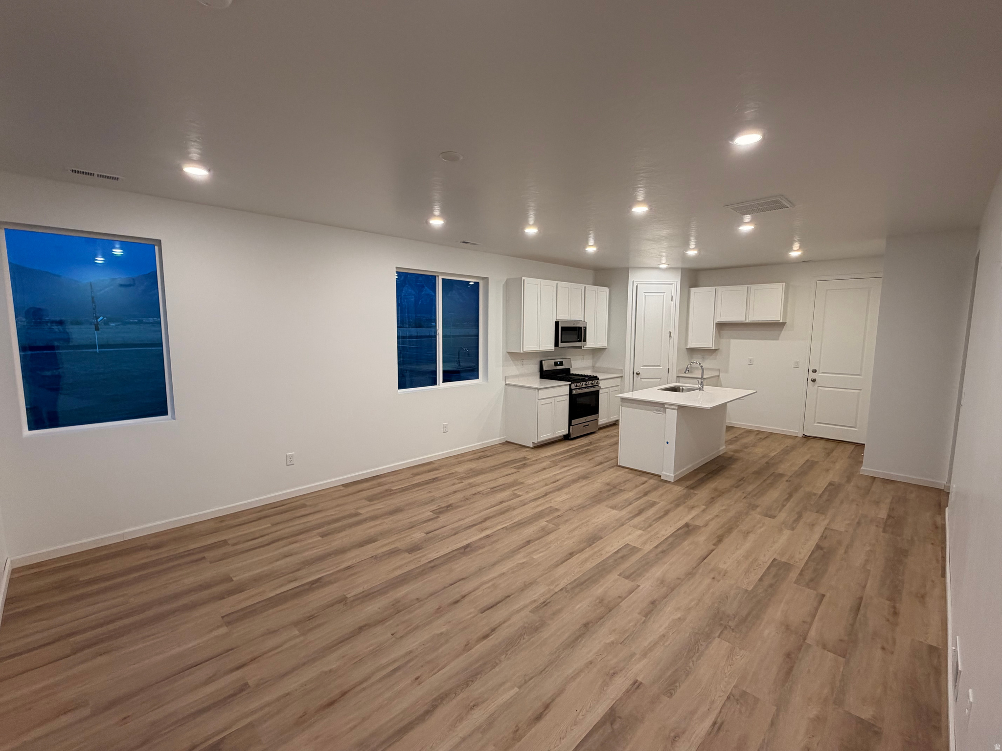 VILLAGES AT ARROWHEAD PARK - Residential