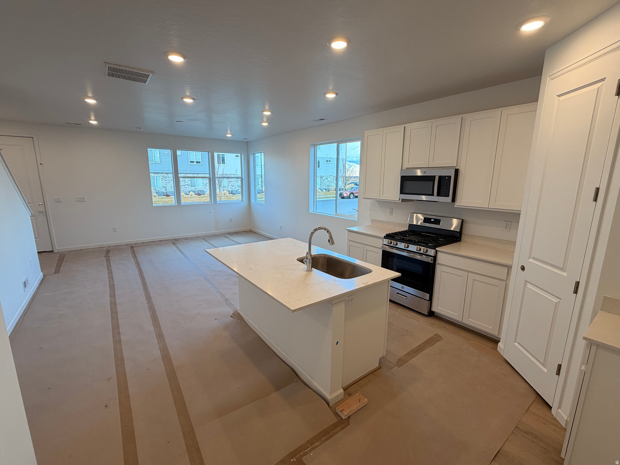 VILLAGES AT ARROWHEAD PARK - Residential