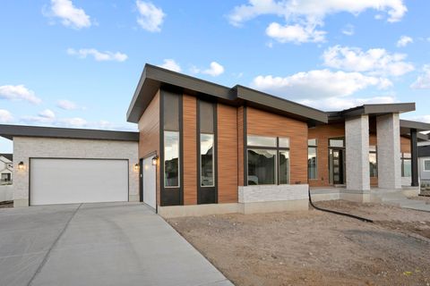 Tiny photo for 647 W 1330 S, Lehi, UT 84043 (MLS # 2148039)