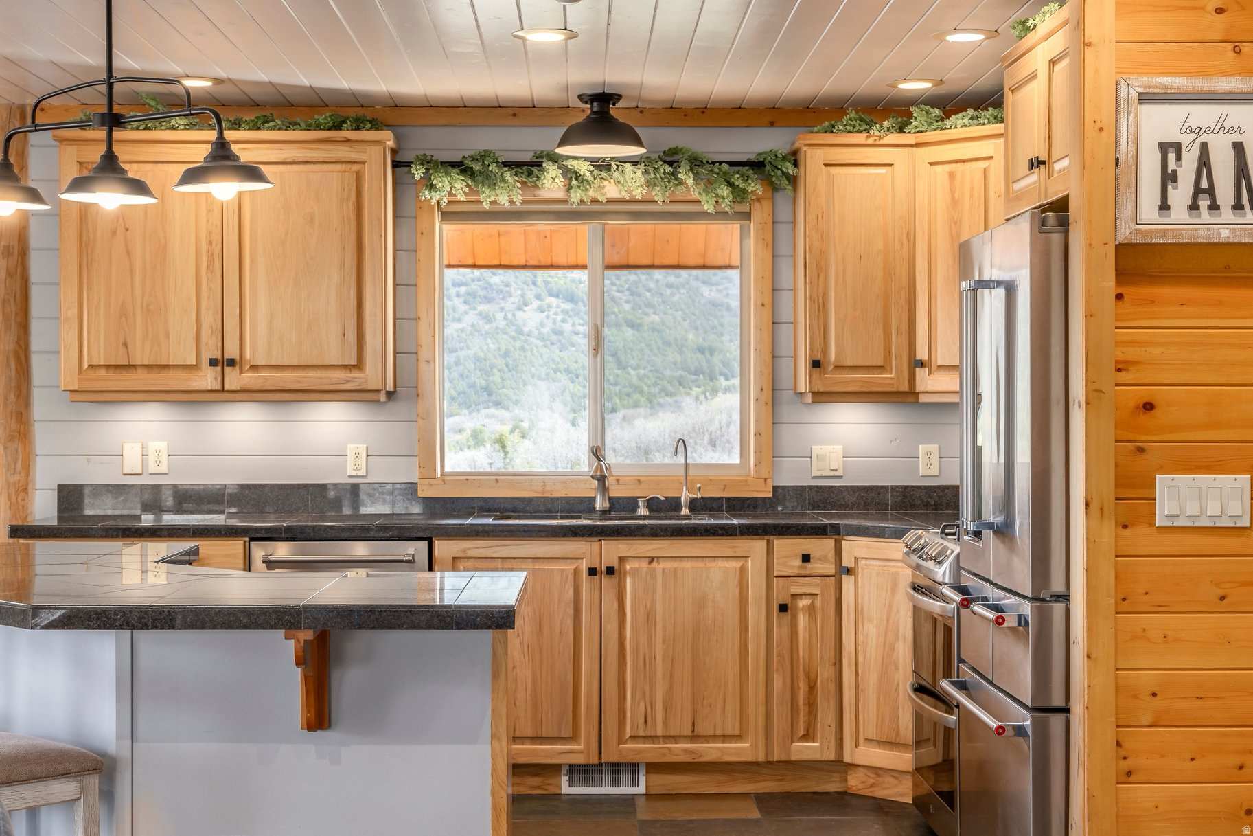 TIMBER LAKES - Residential