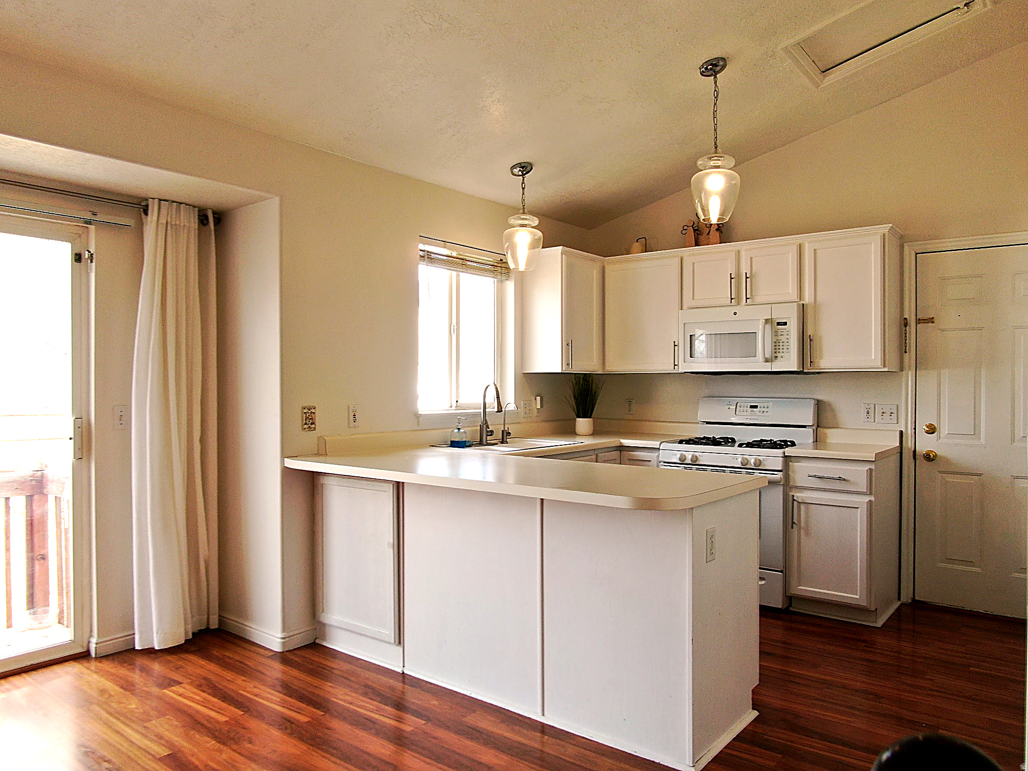 VILLAGES AT STANSBURY - Residential