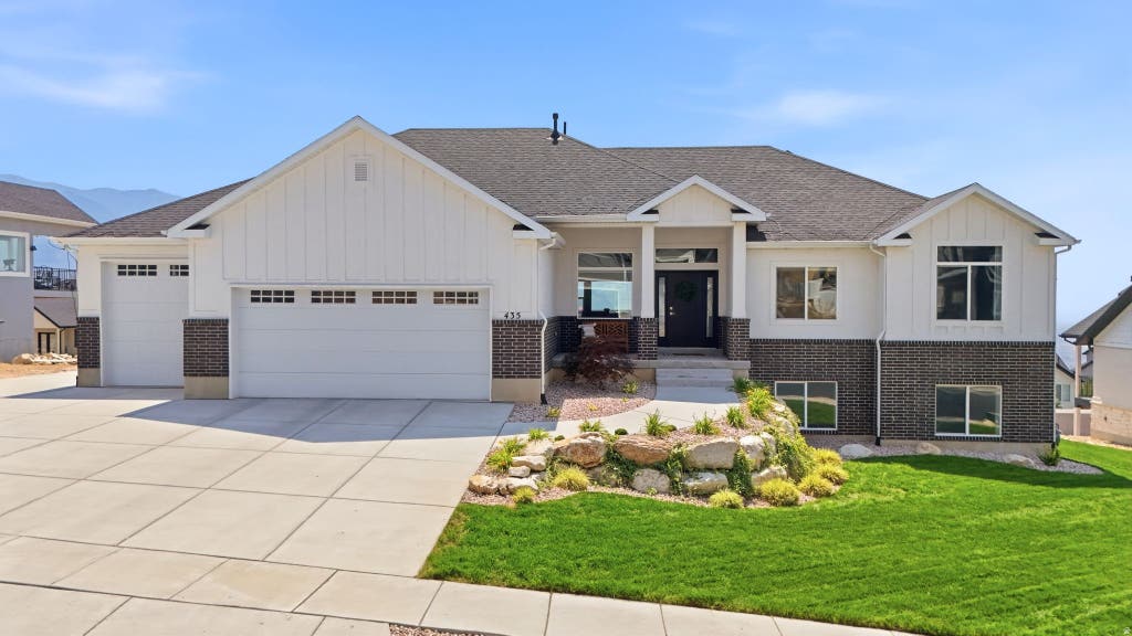 Photo of 435 E 3850 N, North Ogden, UT 84414 (MLS # 2177400)