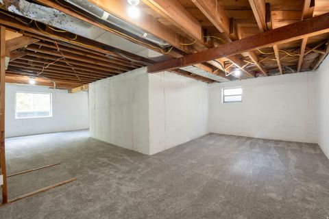 Tiny photo for 2467 E EMERSON AVE, Salt Lake City, UT 84108 (MLS # 2154511)