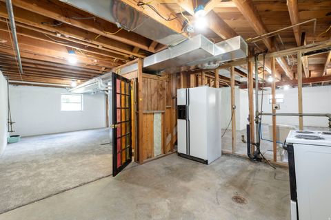 Tiny photo for 2467 E EMERSON AVE, Salt Lake City, UT 84108 (MLS # 2154511)