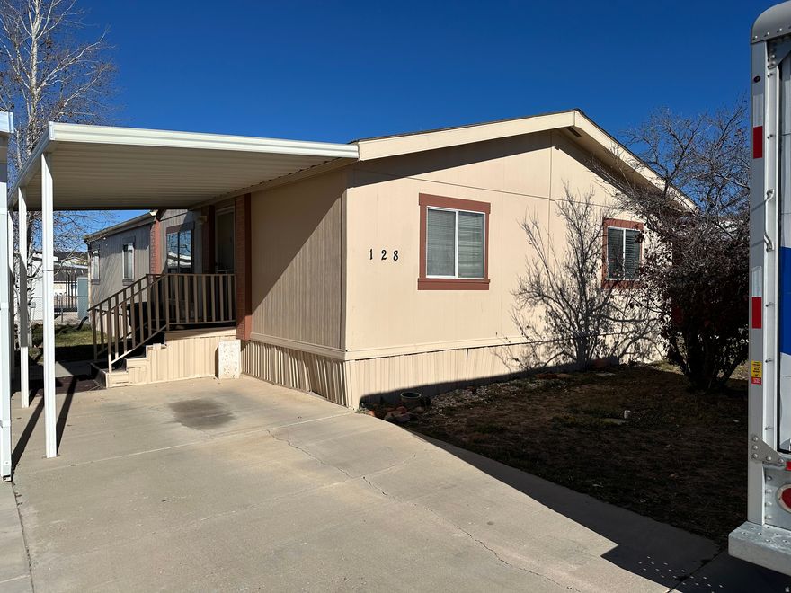 Well kept manufactured home, close to public park, pickle ball courts, high school and middle schools. Great master bed with two walk in closets. Spacious Layout, a master bedroom with 2 walk in closets. Buyer must be approved by park management.