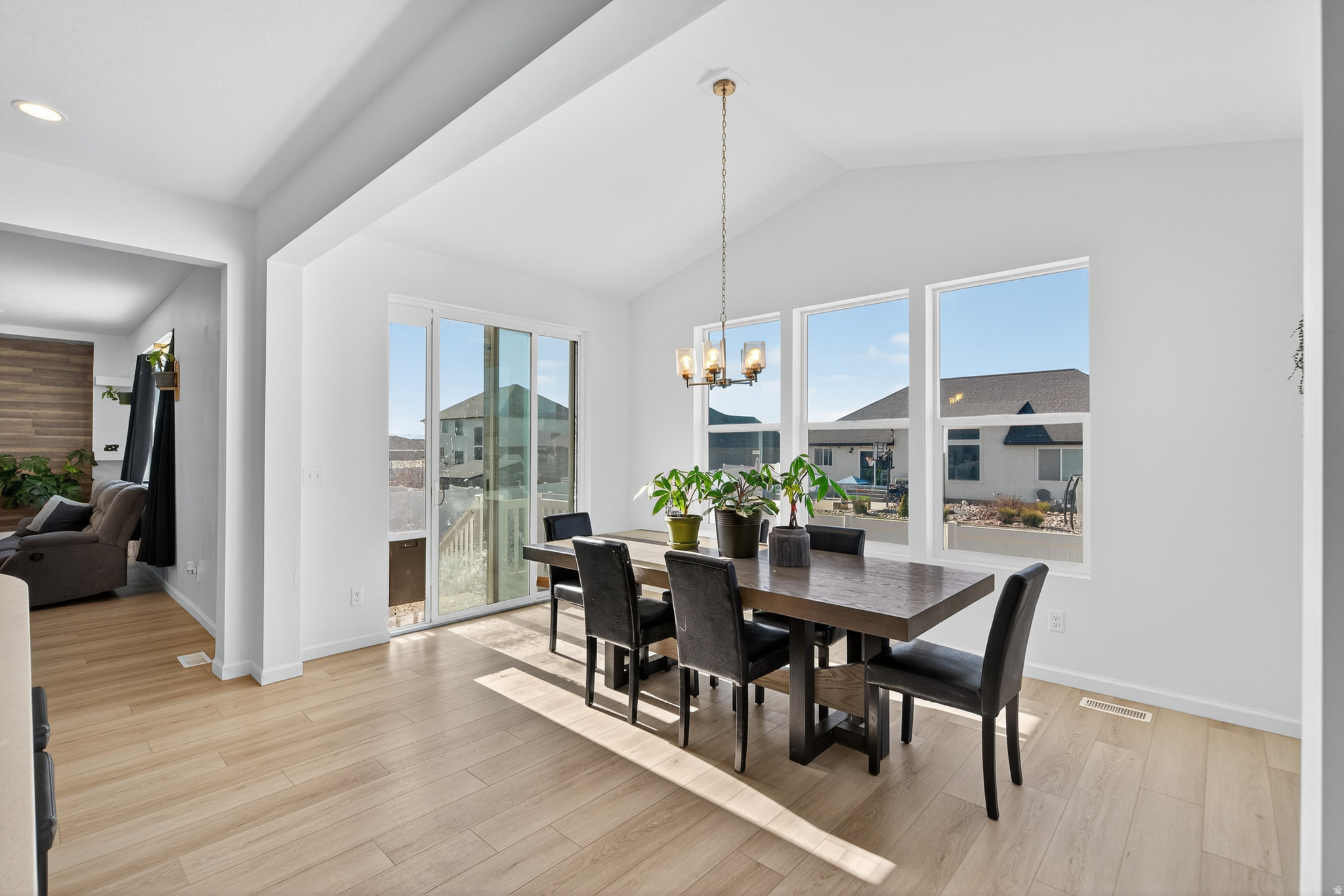 PONY EXPRESS ESTATES - Residential