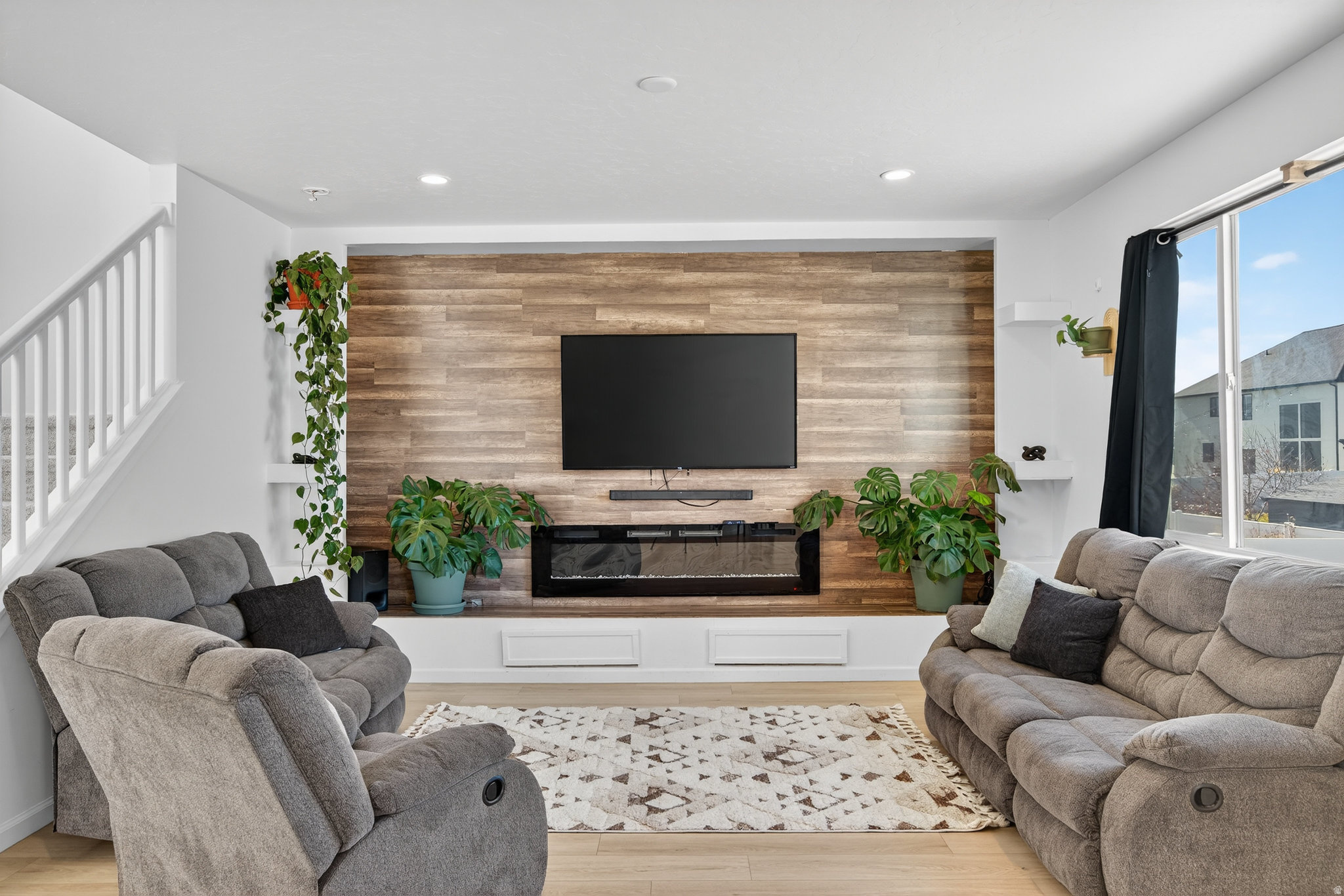 PONY EXPRESS ESTATES - Residential