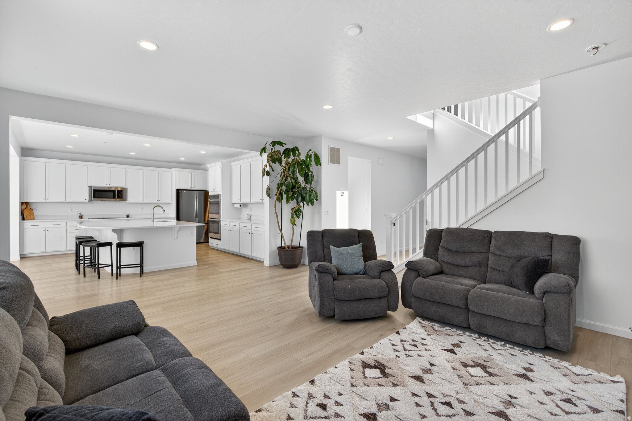 PONY EXPRESS ESTATES - Residential