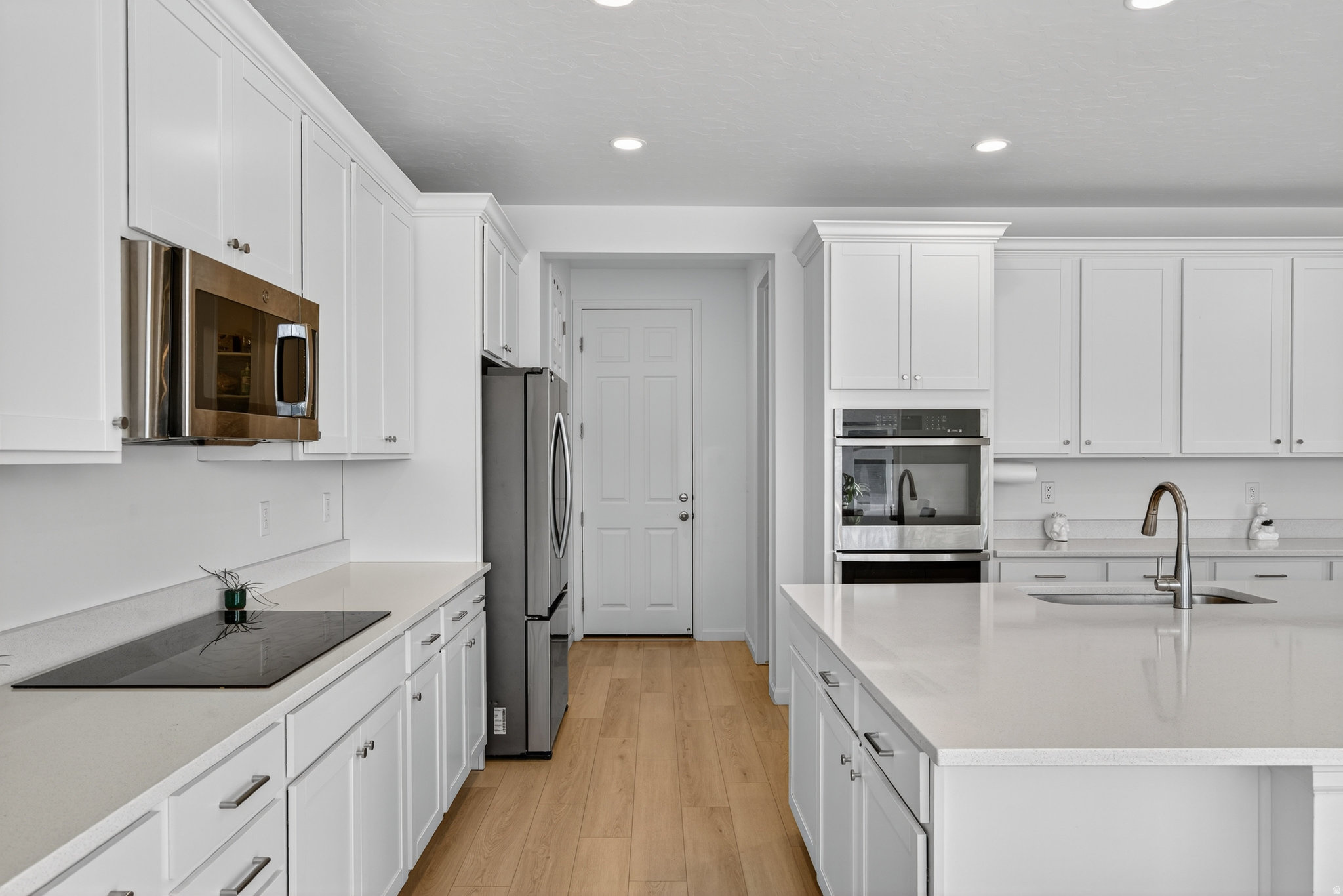 PONY EXPRESS ESTATES - Residential