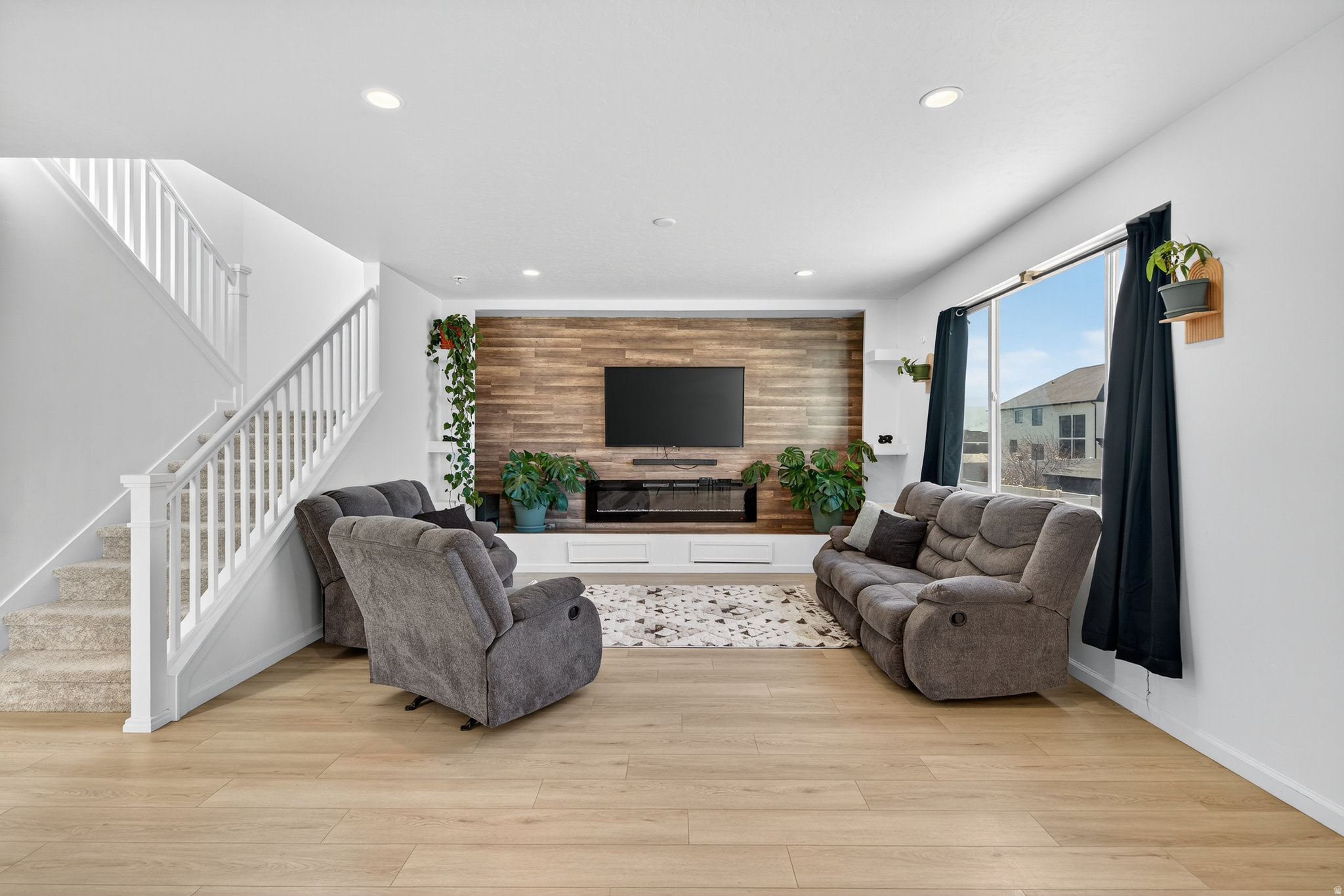 PONY EXPRESS ESTATES - Residential