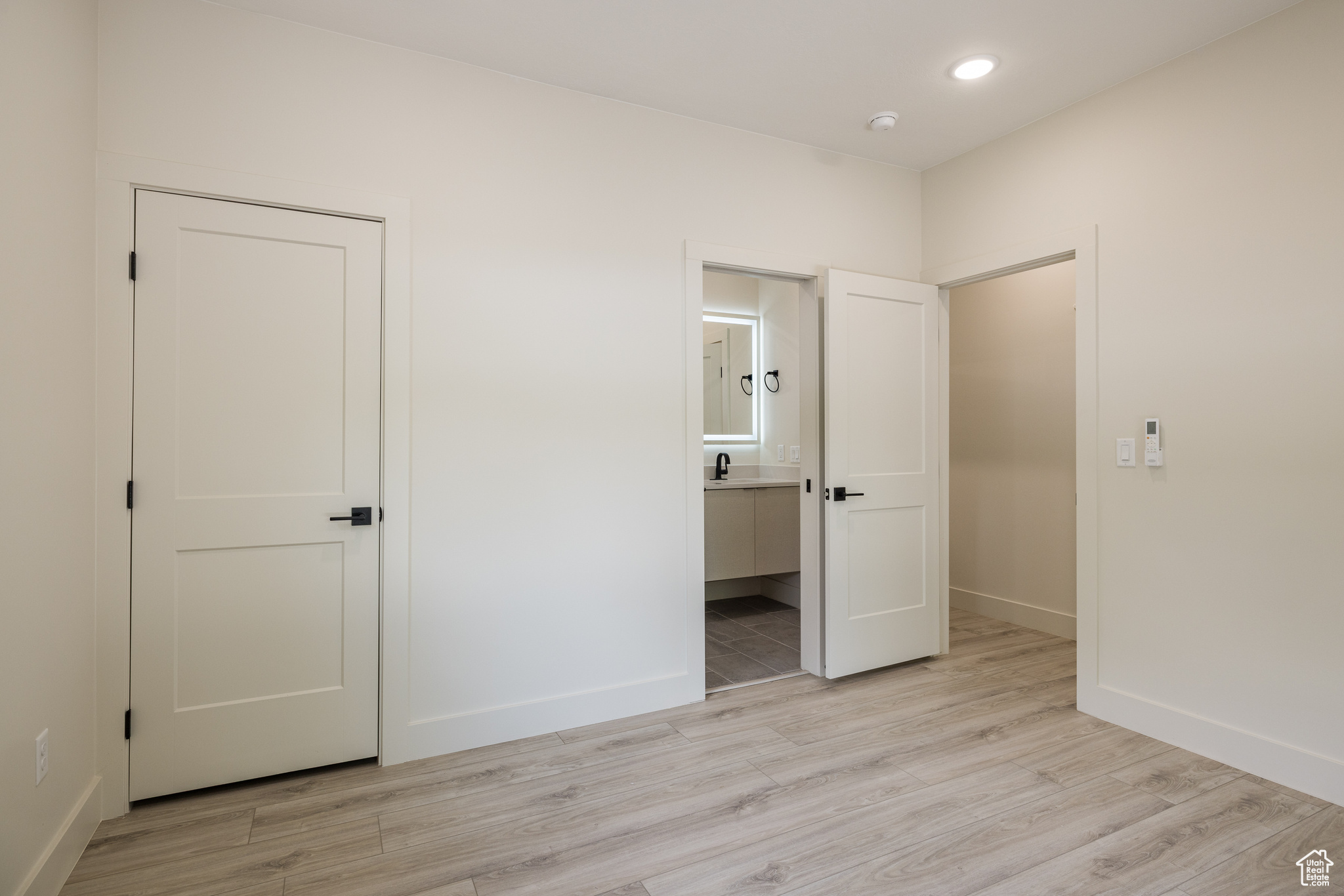 COTTONWOOD CONDOS - Residential