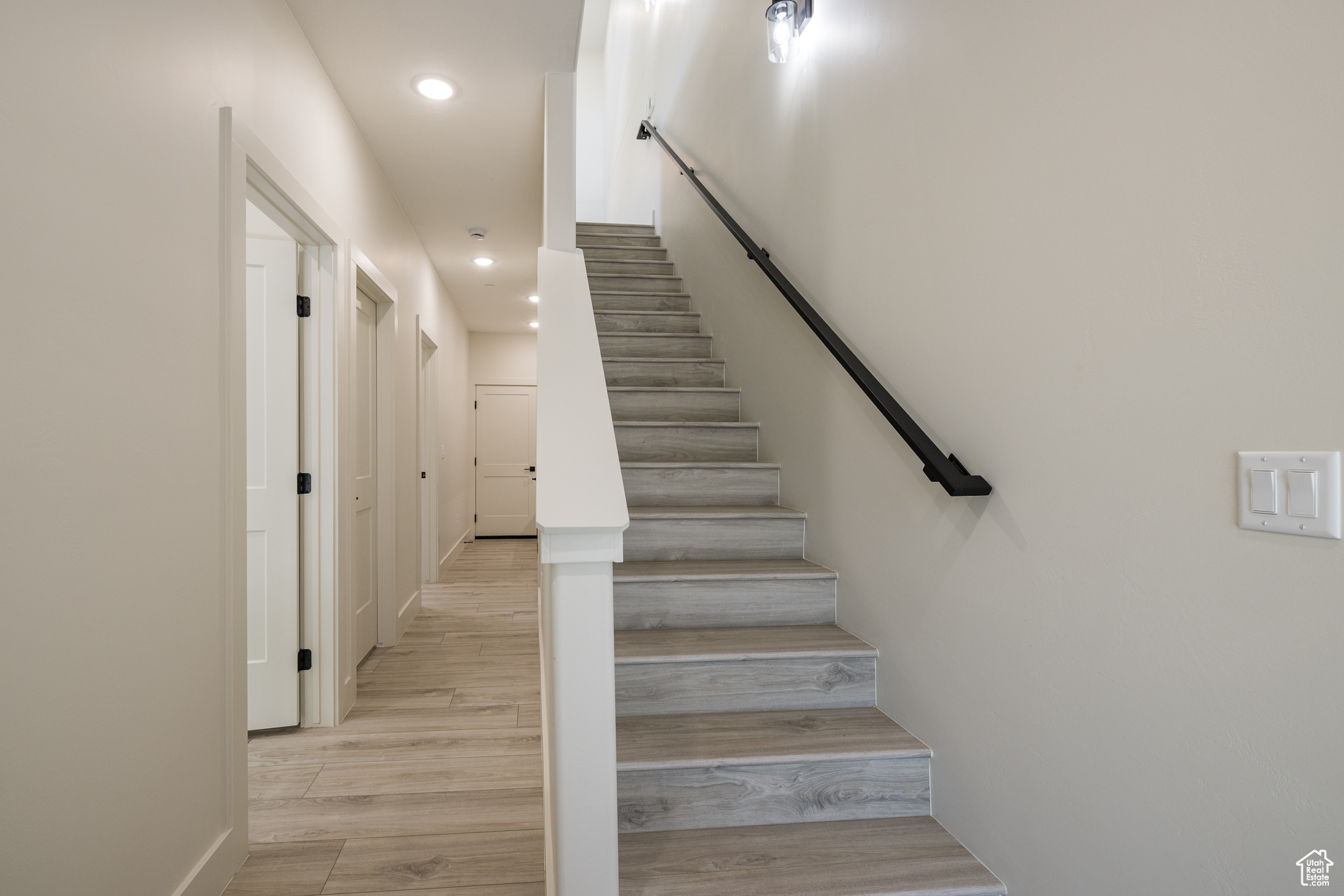COTTONWOOD CONDOS - Residential