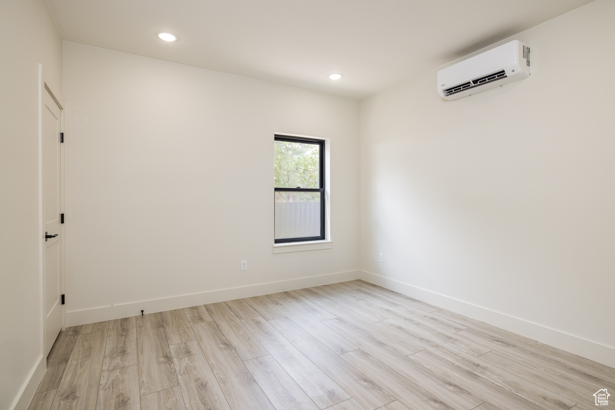 COTTONWOOD CONDOS - Residential