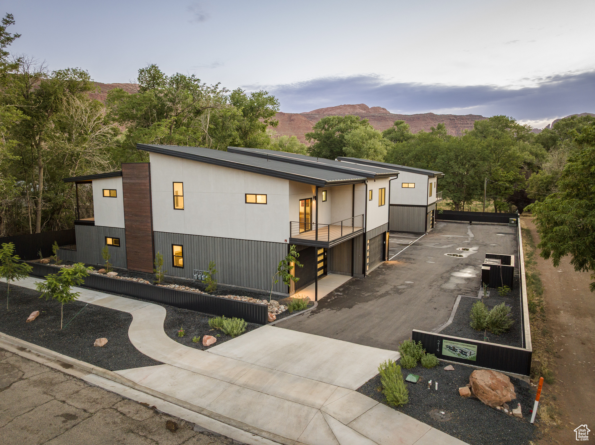 COTTONWOOD CONDOS - Residential