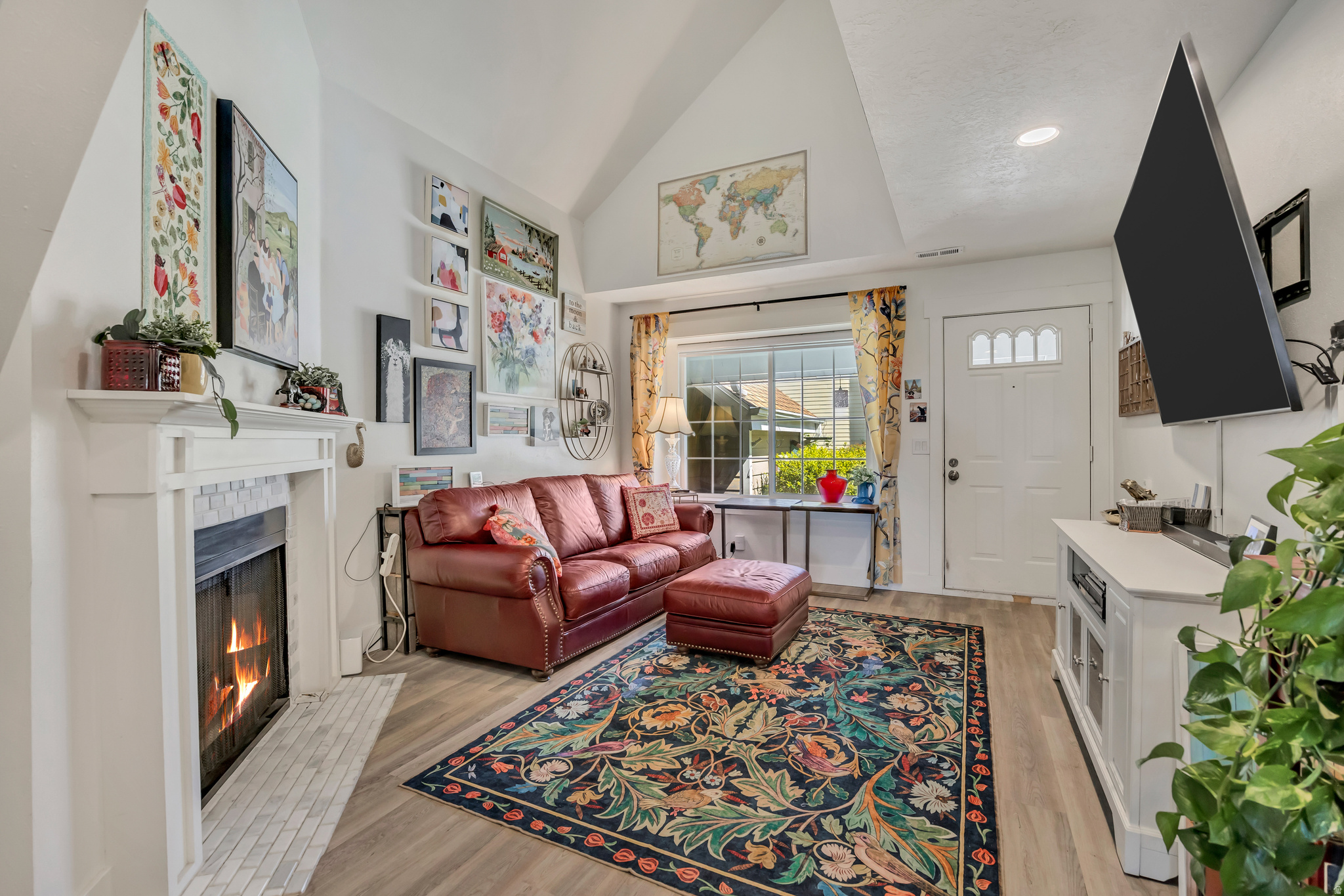 SPRING LANE CONDMN - Residential