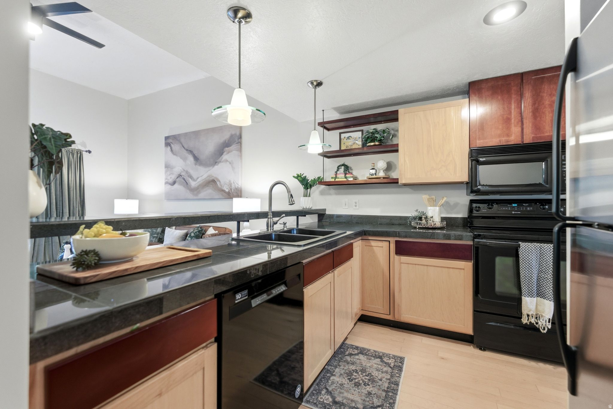 HIGHLAND CONDOMINUMS - Residential