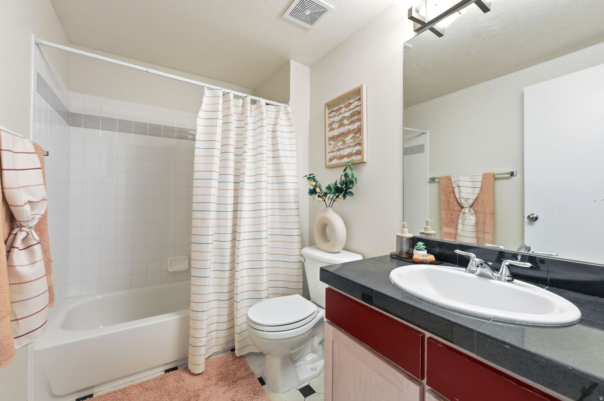 HIGHLAND CONDOMINUMS - Residential