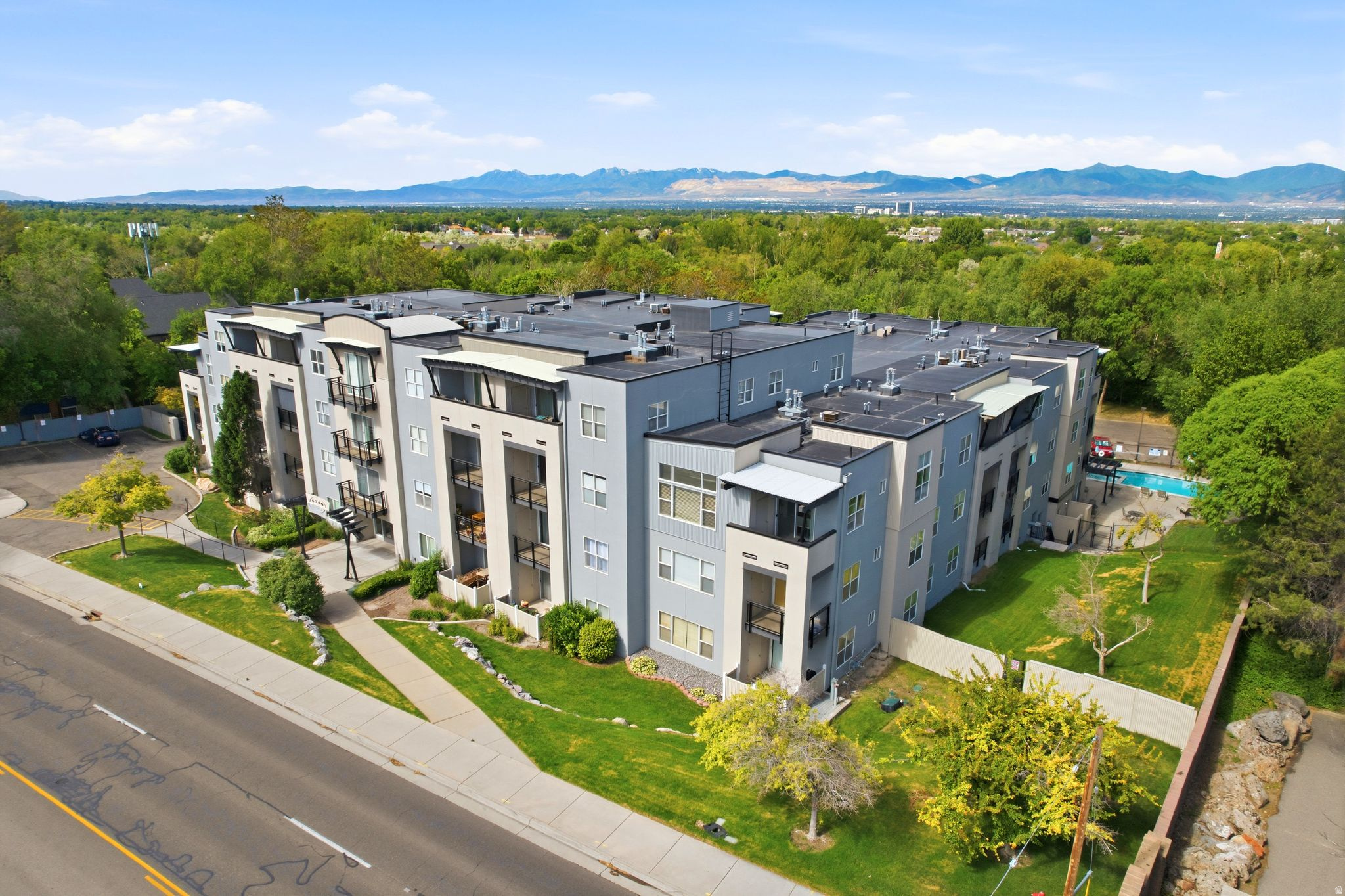 HIGHLAND CONDOMINUMS - Residential