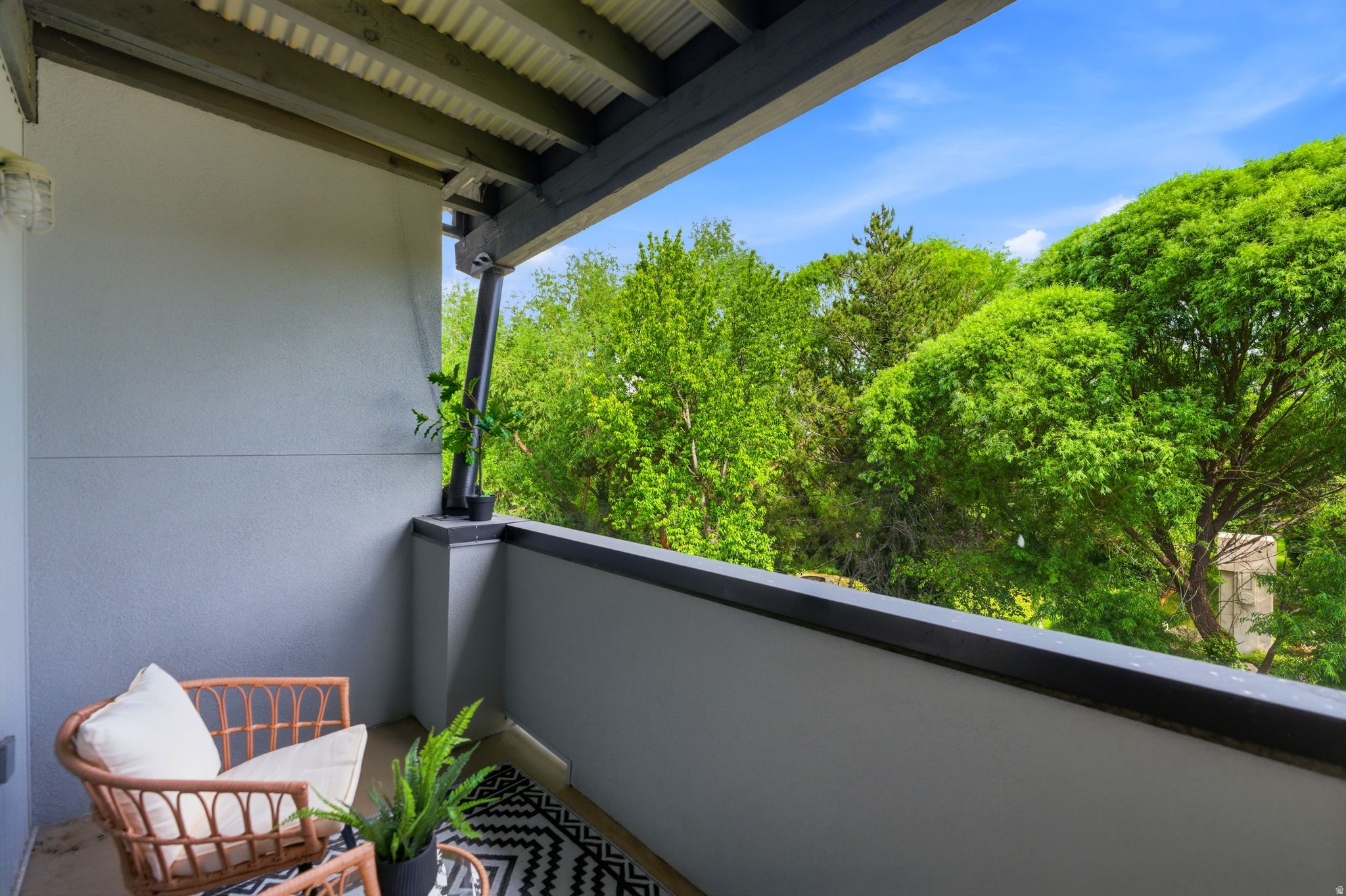 HIGHLAND CONDOMINUMS - Residential