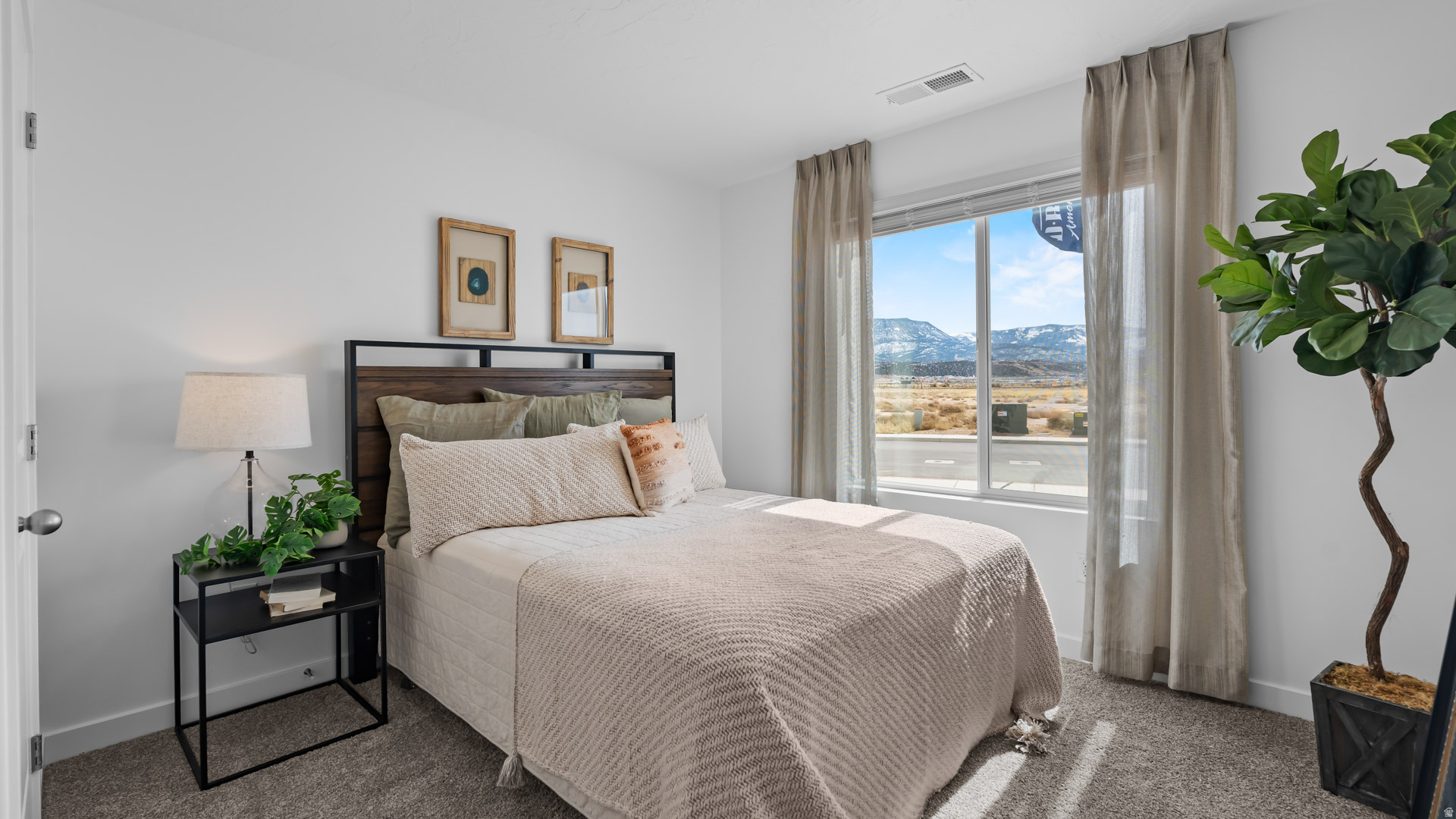 POINTE WEST - Residential Income