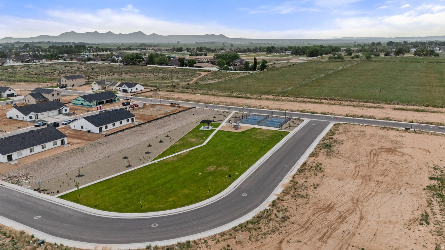 POINTE WEST - Residential Income