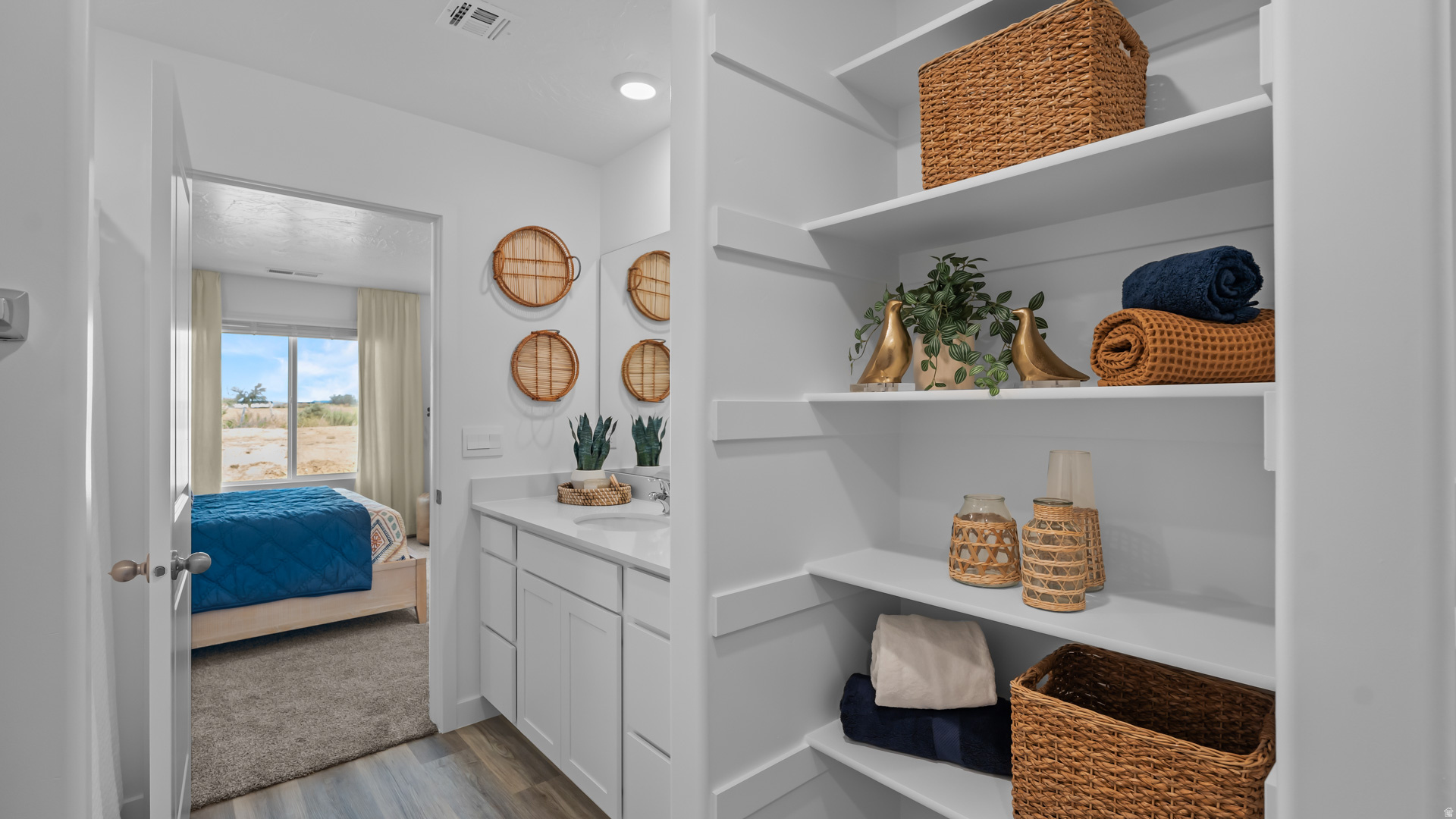 POINTE WEST - Residential Income