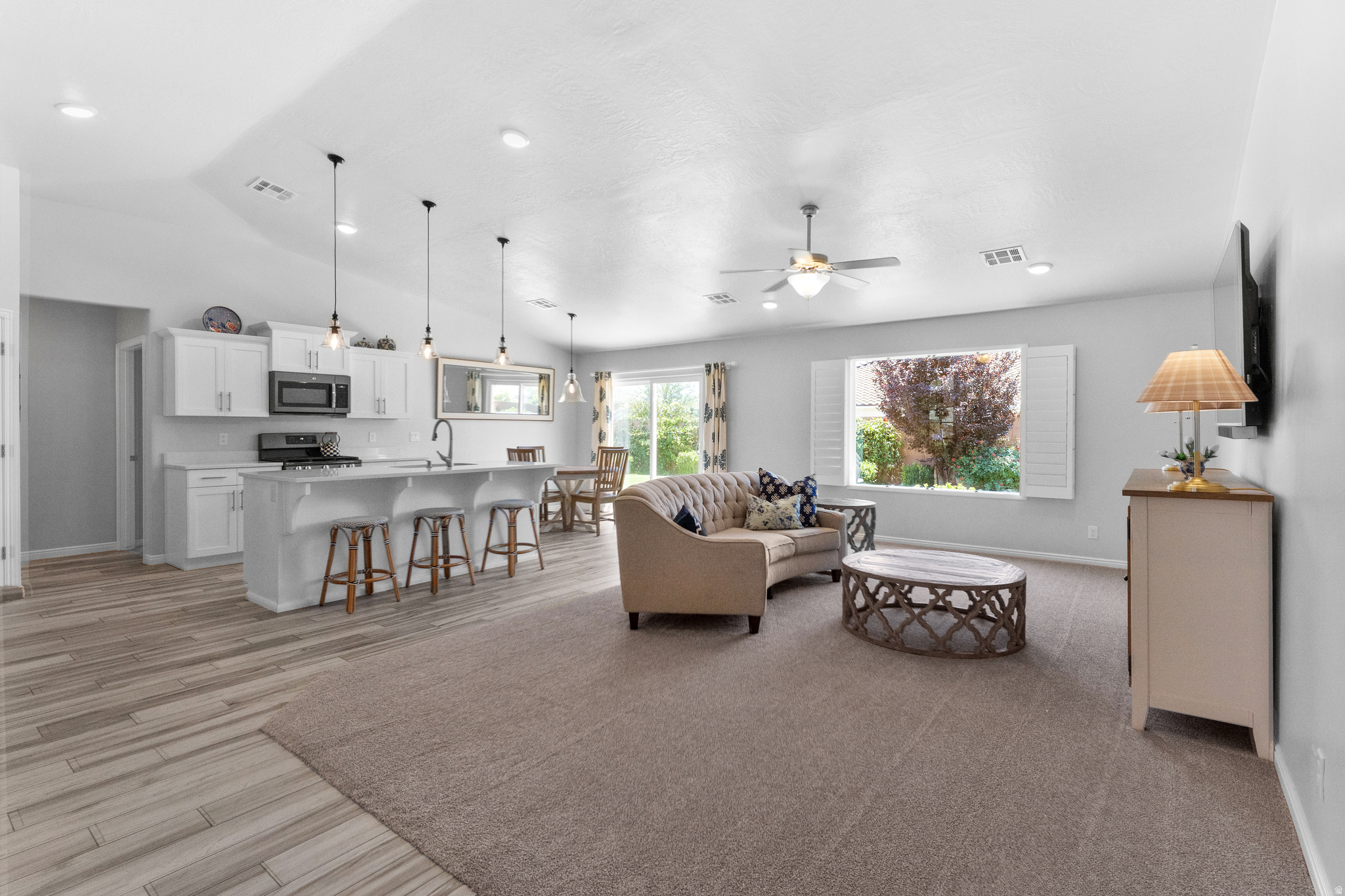 SUGAR PLUM IN THE FIELDS PH 3 - Residential