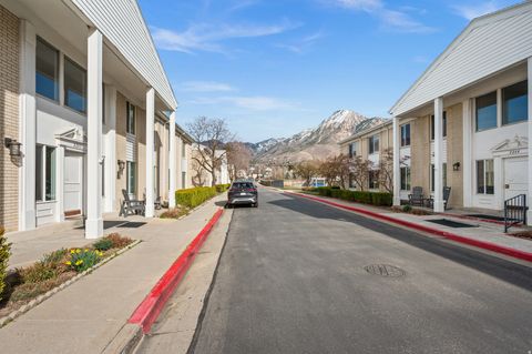Tiny photo for 2263 E TARA LN #4, Holladay, UT 84117 (MLS # 2143103)