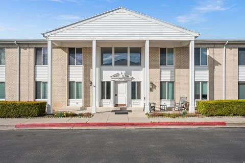 Photo of 2263 E TARA LN #4, Holladay, UT 84117 (MLS # 2143103)