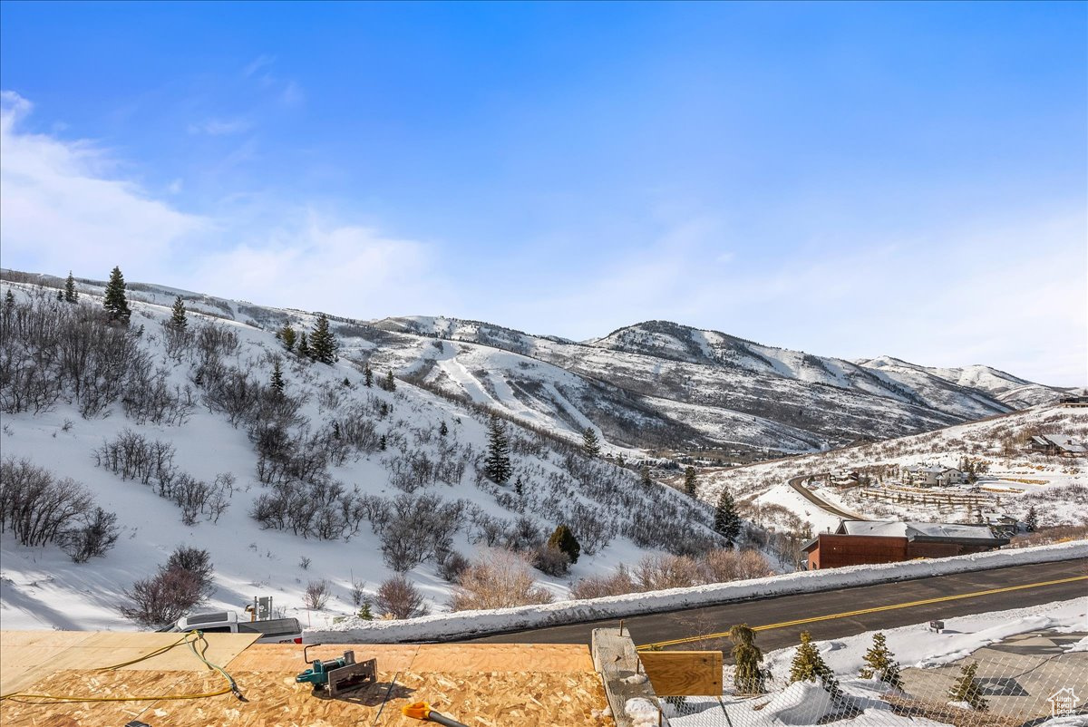 Park City, Utah 84060, United States, 5 Bedrooms Bedrooms, ,5 BathroomsBathrooms,Residential,Pending,66563