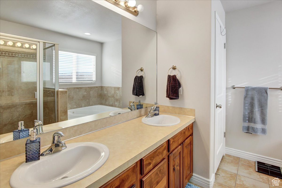 North Ogden, Utah 84404, United States, 5 Bedrooms Bedrooms, ,3 BathroomsBathrooms,Residential,Pending,7889