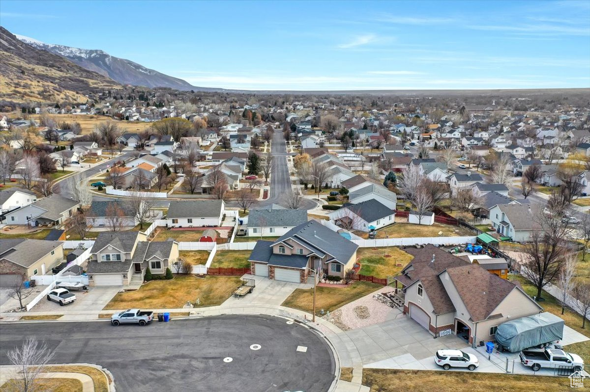 North Ogden, Utah 84404, United States, 5 Bedrooms Bedrooms, ,3 BathroomsBathrooms,Residential,Pending,7889