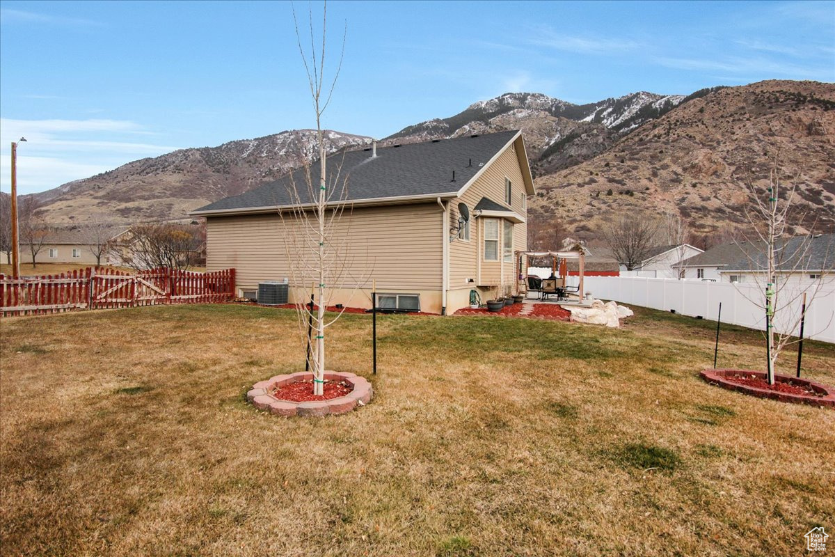 North Ogden, Utah 84404, United States, 5 Bedrooms Bedrooms, ,3 BathroomsBathrooms,Residential,Pending,7889