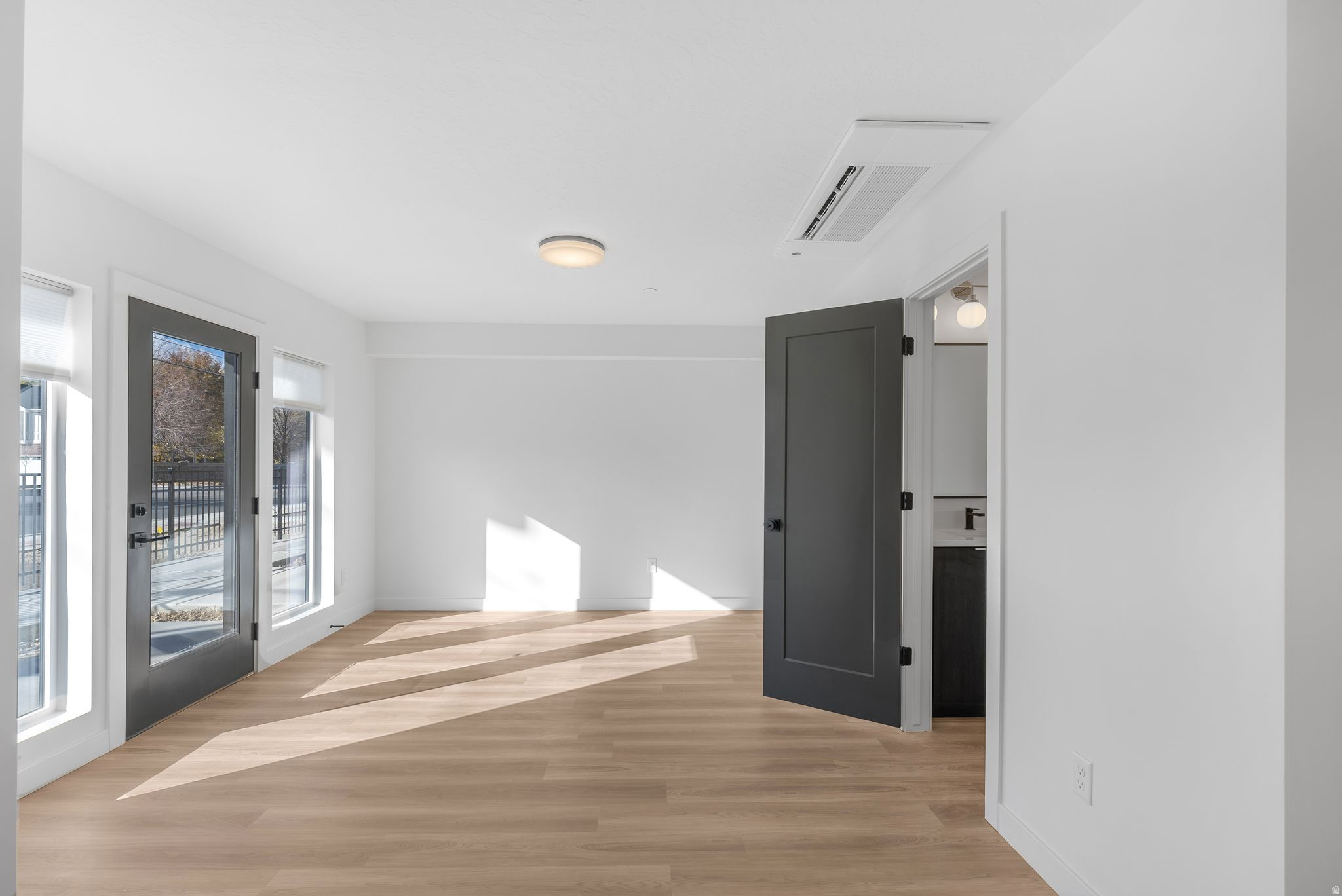 THE MONROE - Residential