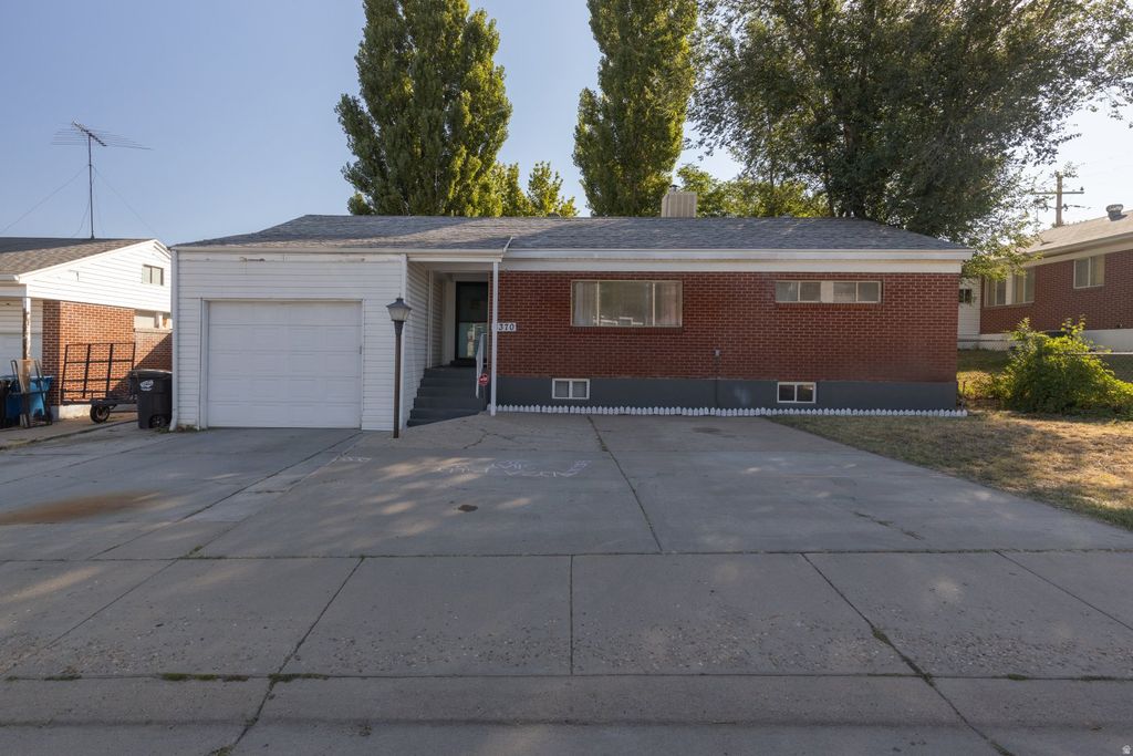 Photo of 4370 S 175 E, Washington Terrace, UT 84405 (MLS # 2146362)