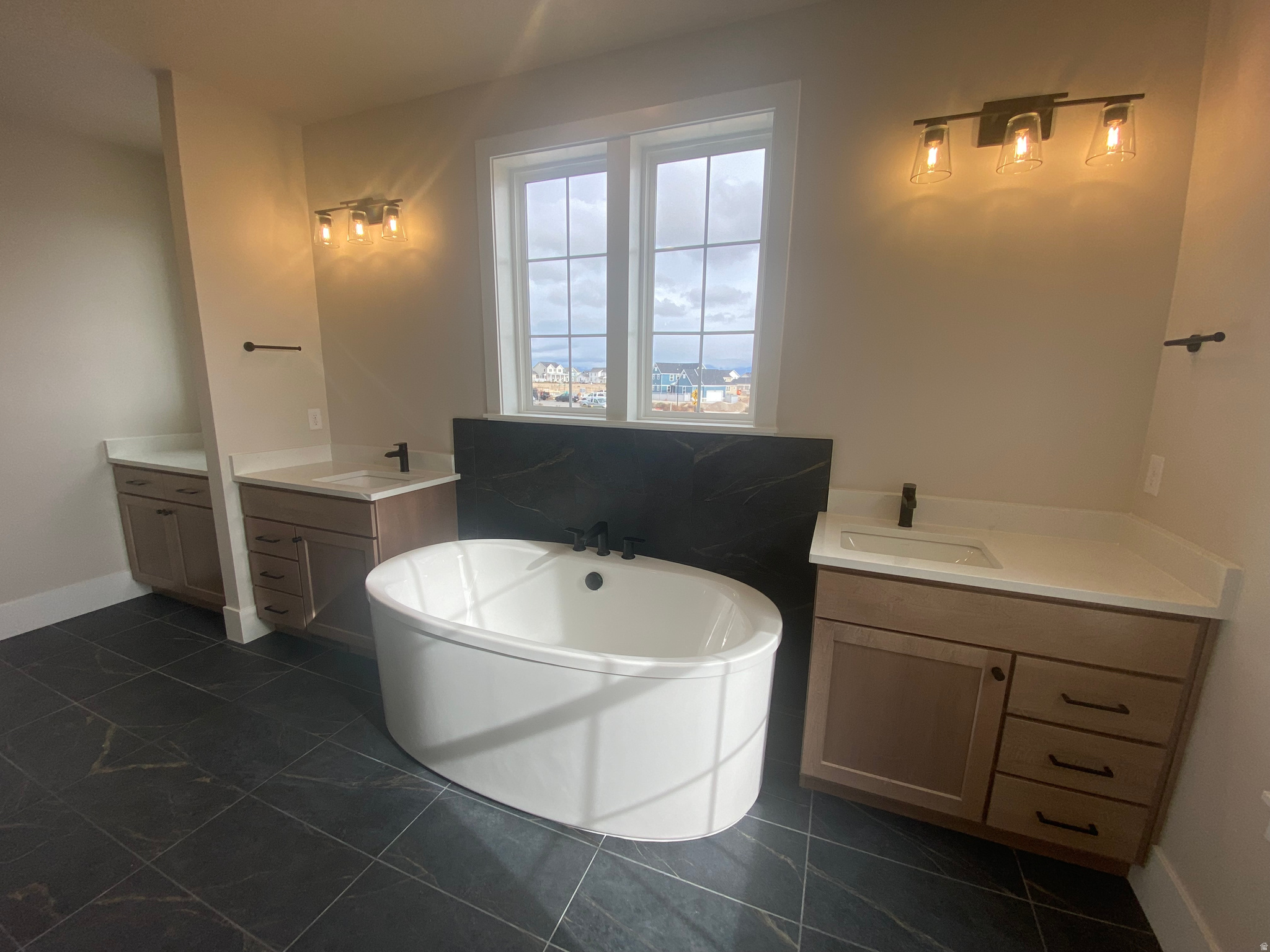 DAYBREAK - Residential