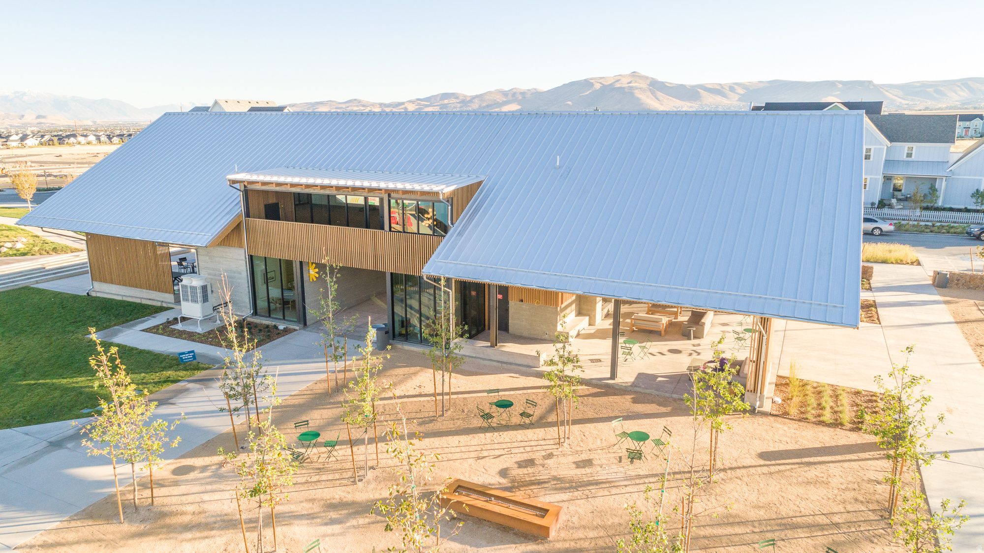 DAYBREAK - Residential