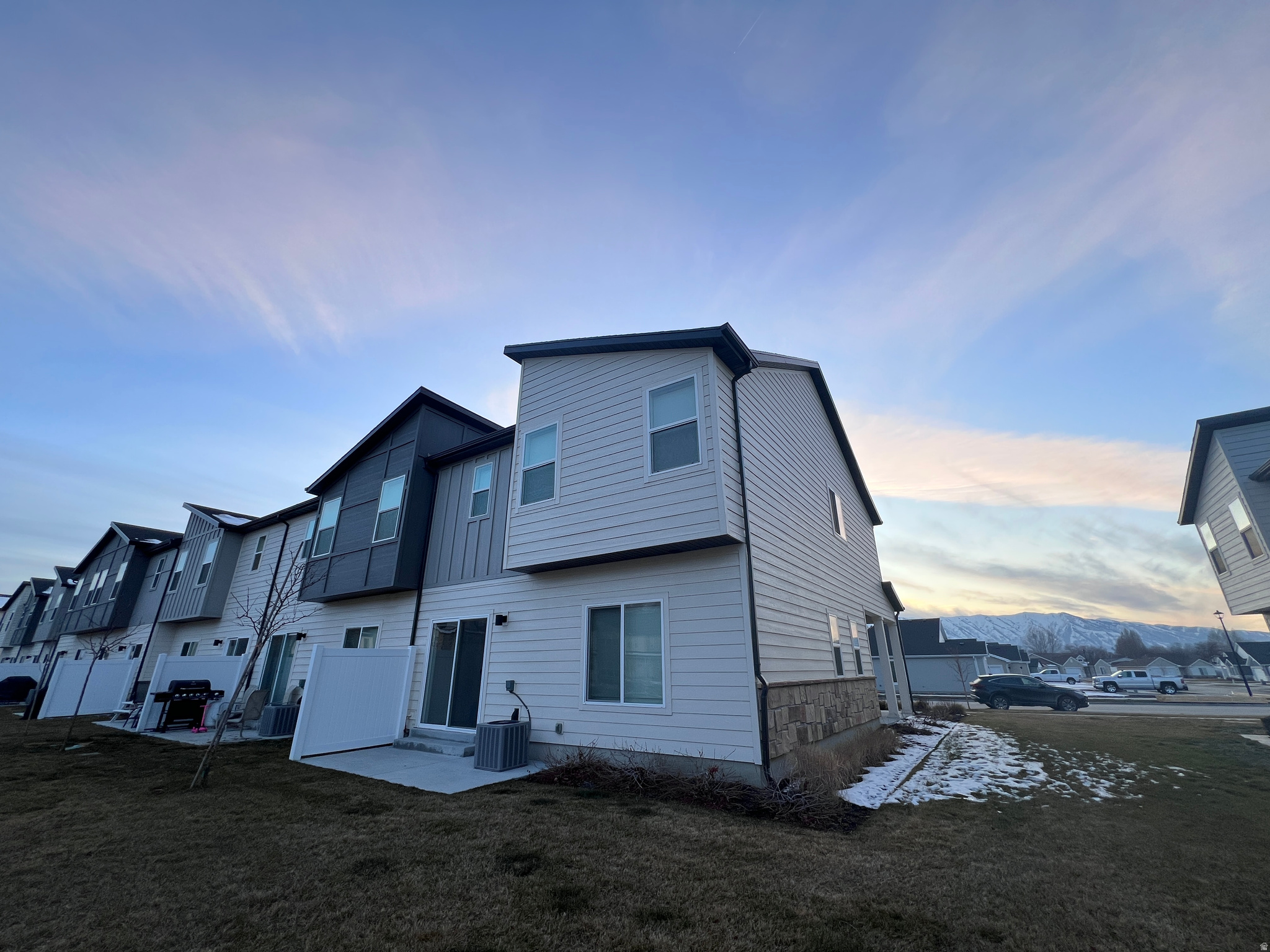 RIDGELINE PARK - Residential