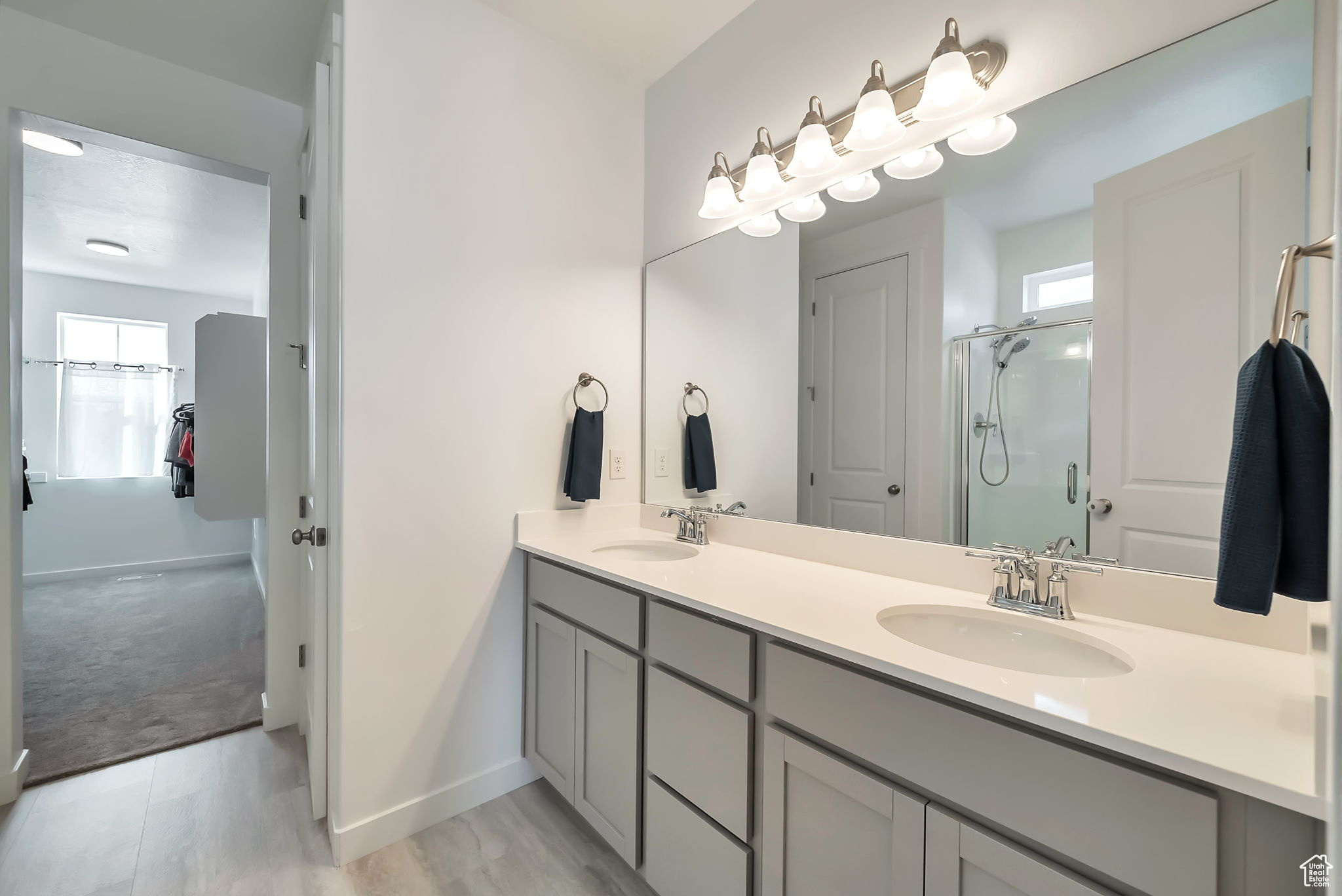 HIDDEN OAKS - Residential