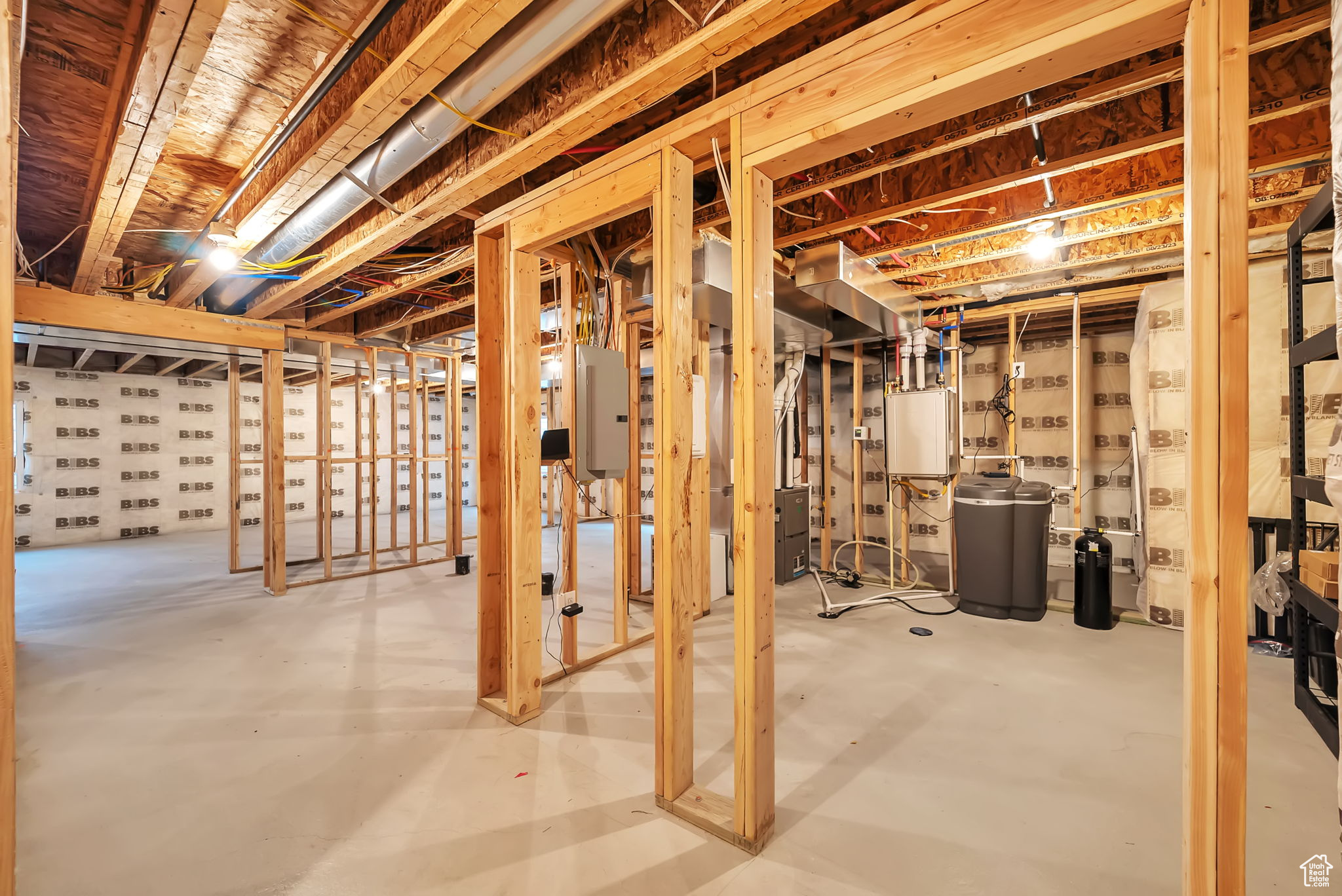 HIDDEN OAKS - Residential