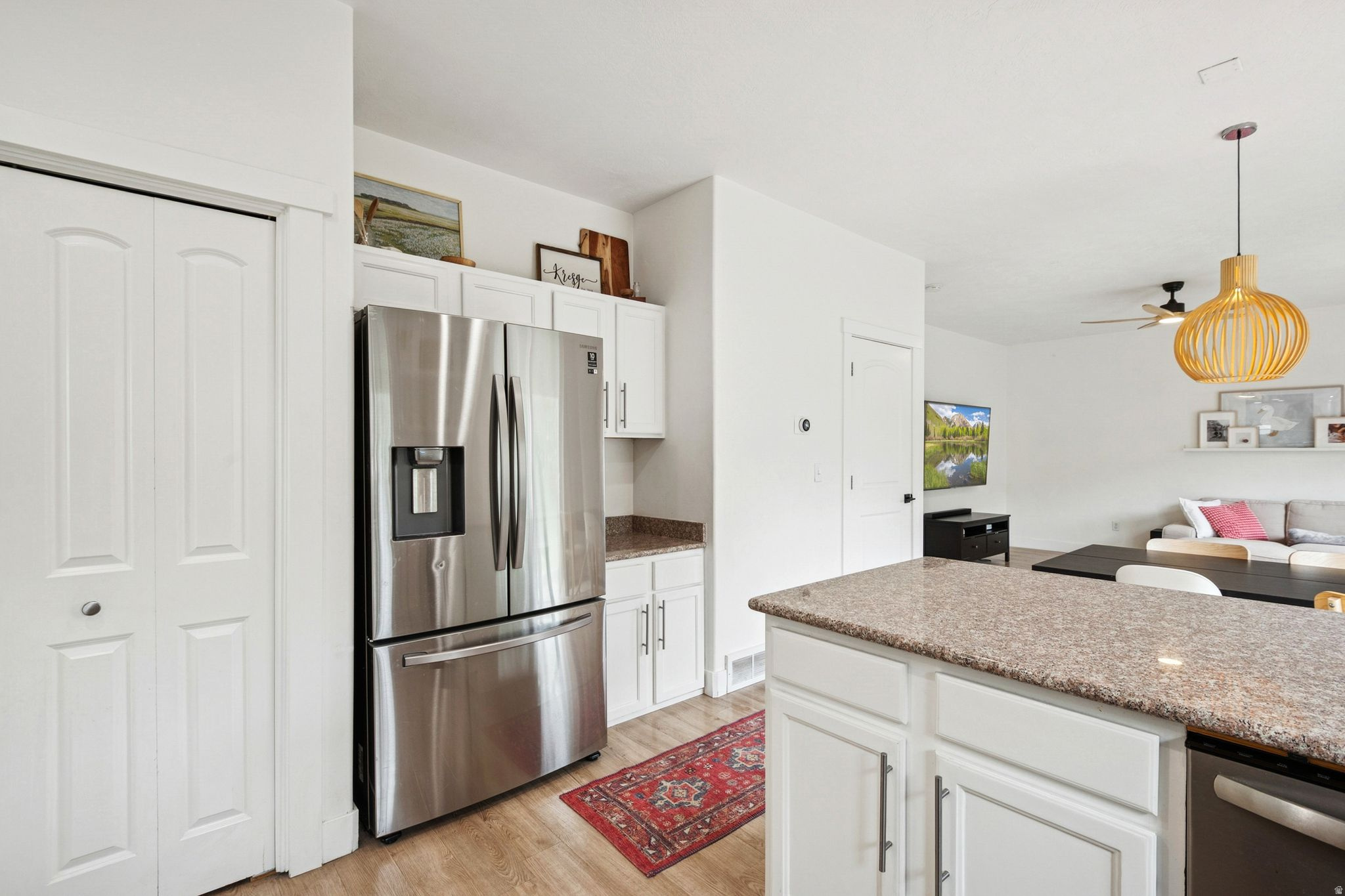 EAGLES GATE - Residential