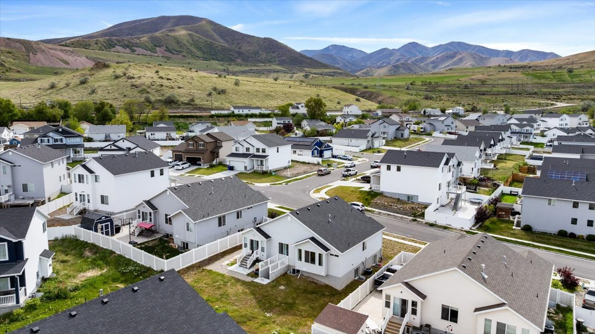 MEADOWS - Residential