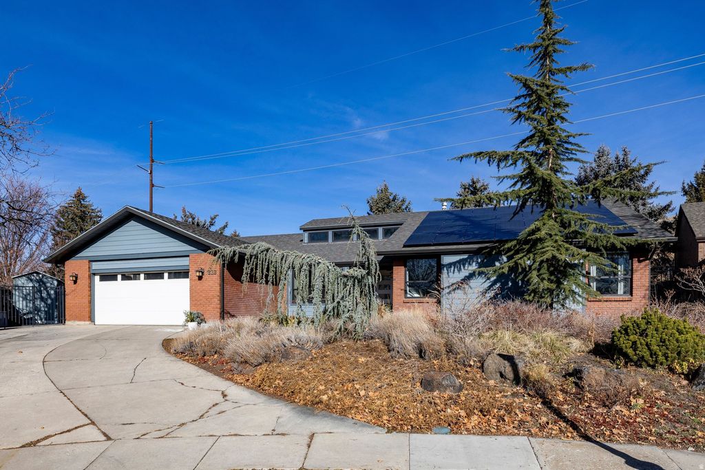 Photo of 323 N FAIRFAX CIR, Salt Lake City, UT 84103 (MLS # 2139020)