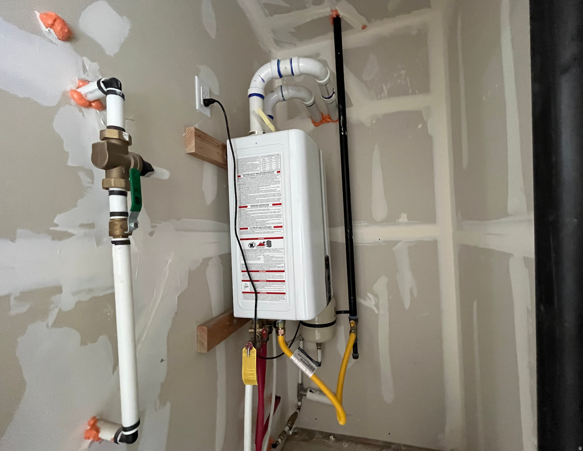 HUNTINGTON RANCH - Residential Income